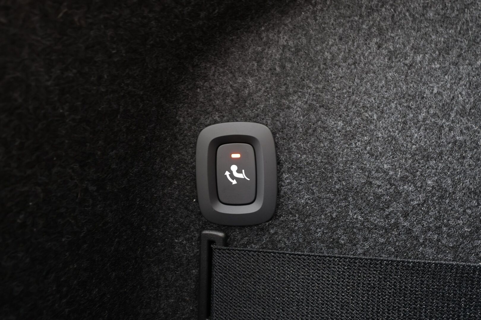 POLESTAR 2 2023 Single Motor 68 kWh Pilot Lite, Plus * ACC / 360° / ILP / LED / Navi / Muistipenkki / Koukku / Lasikatto / H&K * - Akku kuntotarkistettu - Osta nyt, maksa vasta ensi vuonna