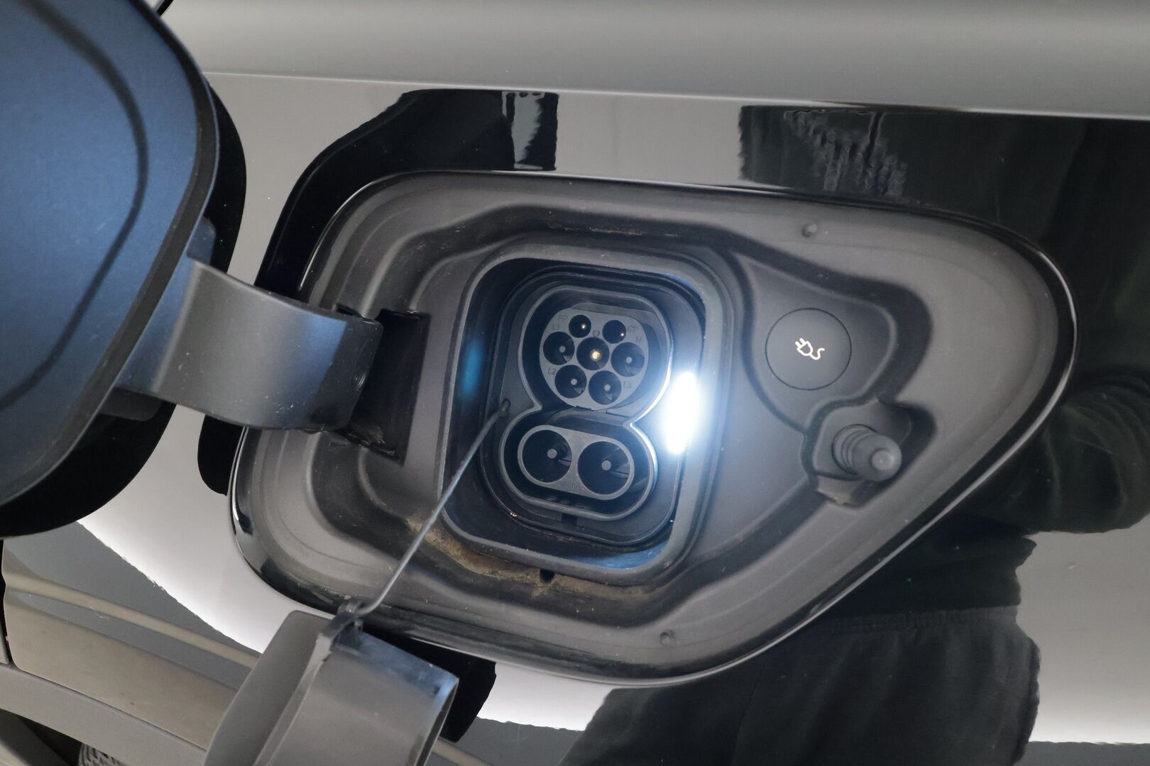 POLESTAR 2 2023 Single Motor 68 kWh Pilot Lite, Plus * ACC / 360° / ILP / LED / Navi / Muistipenkki / Koukku / Lasikatto / H&K * - Akku kuntotarkistettu - Osta nyt, maksa vasta ensi vuonna