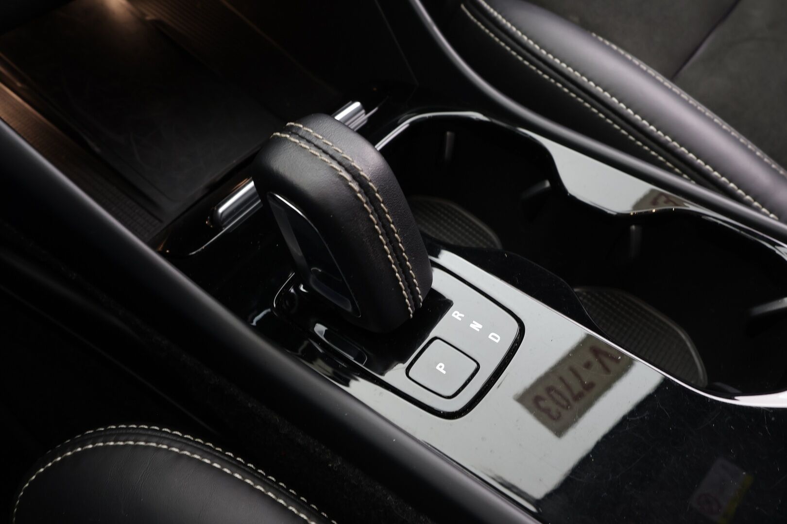 Volvo XC40 2022 Recharge TwinMotor R-Design * ACC / ILP / 360° / Muistipenkki / H&K / Panorama / Full LED / Navi / Facelift * - Akku kuntotarkastettu SoH 94,9% - Osta nyt, maksa vasta ensi vuonna