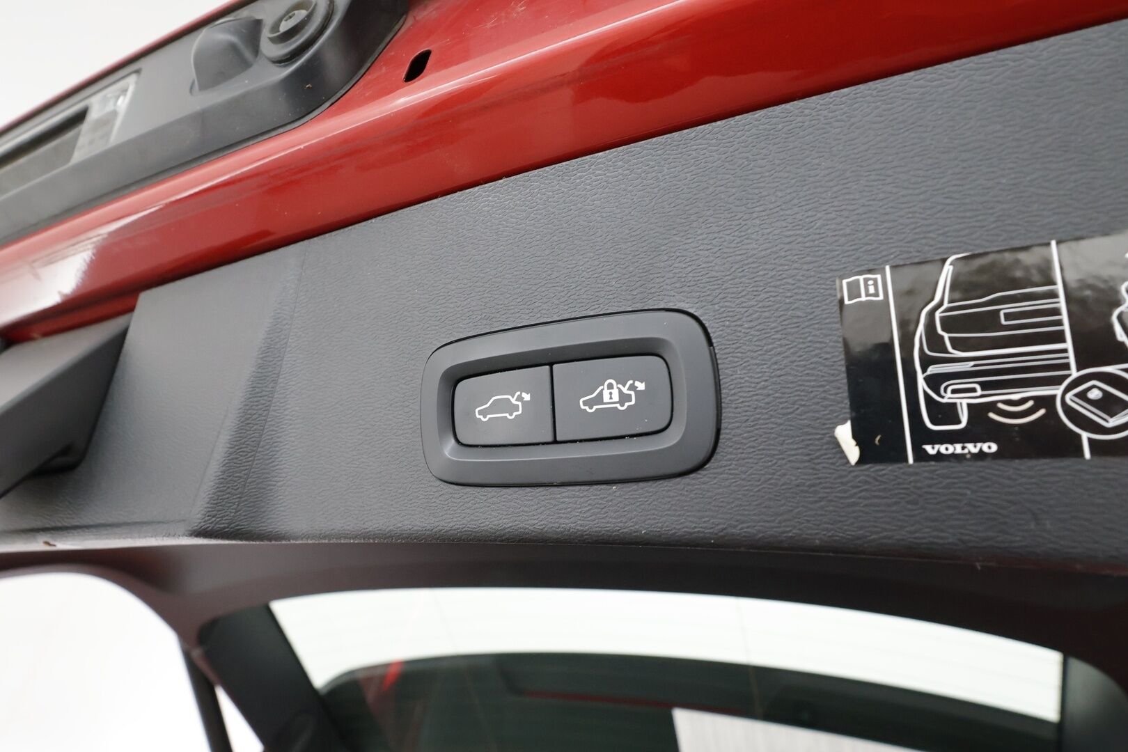 Volvo XC40 2022 Recharge TwinMotor R-Design * ACC / ILP / 360° / Muistipenkki / H&K / Panorama / Full LED / Navi / Facelift * - SoH 94,9% / Molemmat laturit / Siistikuntoinen