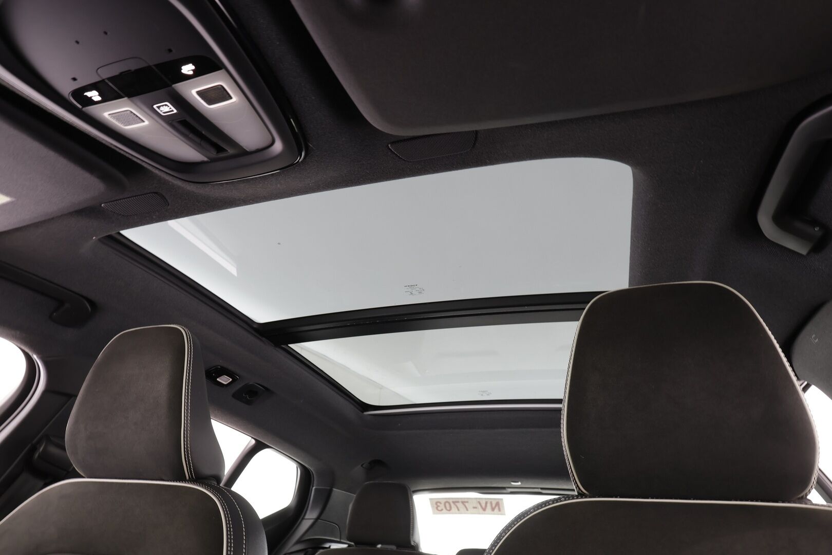 Volvo XC40 2022 Recharge TwinMotor R-Design * ACC / ILP / 360° / Muistipenkki / H&K / Panorama / Full LED / Navi / Facelift * - Akku kuntotarkastettu SoH 94,9% - Osta nyt, maksa vasta ensi vuonna