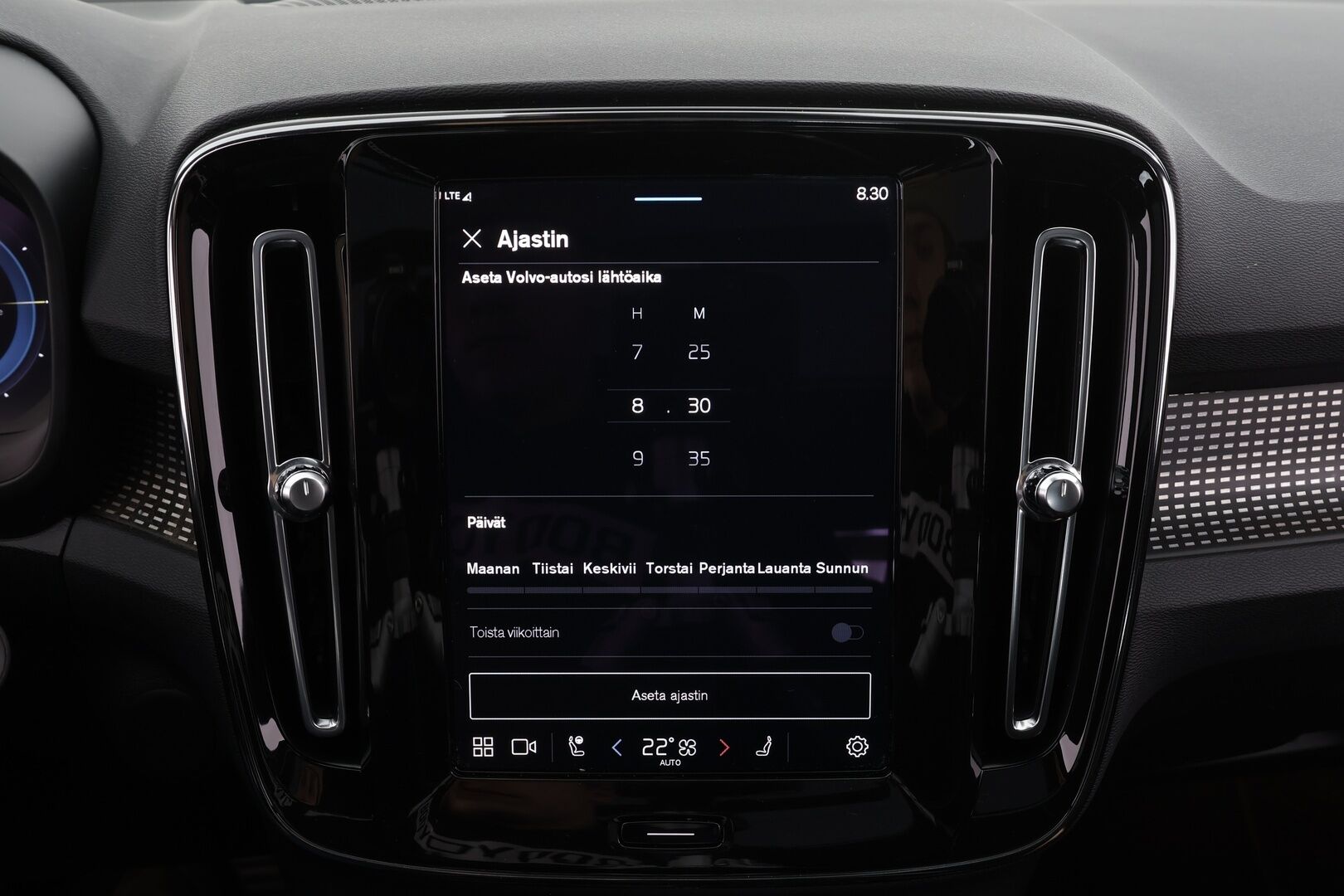 Volvo XC40 2022 Recharge TwinMotor R-Design * ACC / ILP / 360° / Muistipenkki / H&K / Panorama / Full LED / Navi / Facelift * - SoH 94,9% / Molemmat laturit / Siistikuntoinen