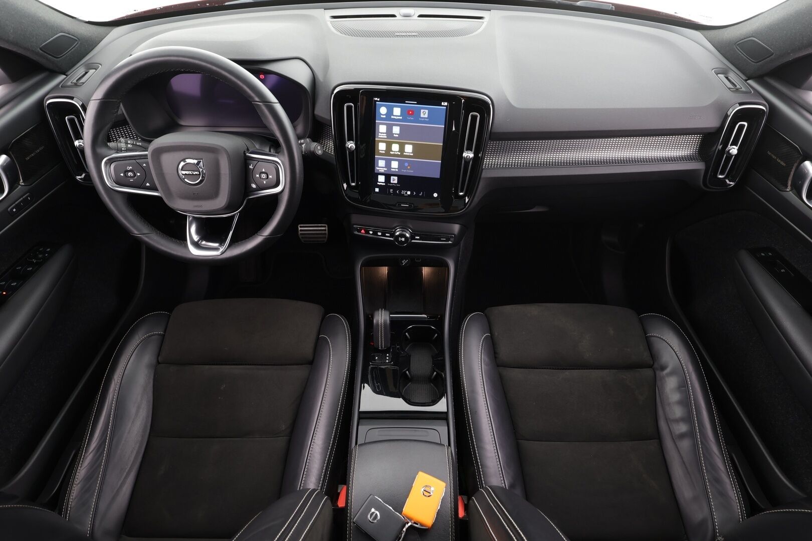 Volvo XC40 2022 Recharge TwinMotor R-Design * ACC / ILP / 360° / Muistipenkki / H&K / Panorama / Full LED / Navi / Facelift * - SoH 94,9% / Molemmat laturit / Siistikuntoinen