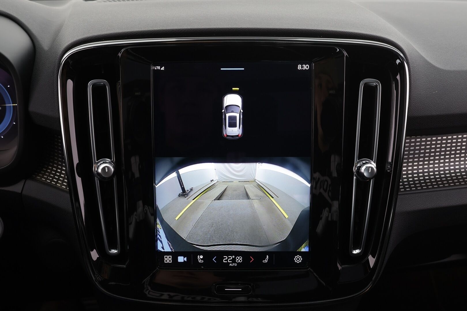 Volvo XC40 2022 Recharge TwinMotor R-Design * ACC / ILP / 360° / Muistipenkki / H&K / Panorama / Full LED / Navi / Facelift * - Akku kuntotarkastettu SoH 94,9% - Osta nyt, maksa vasta ensi vuonna