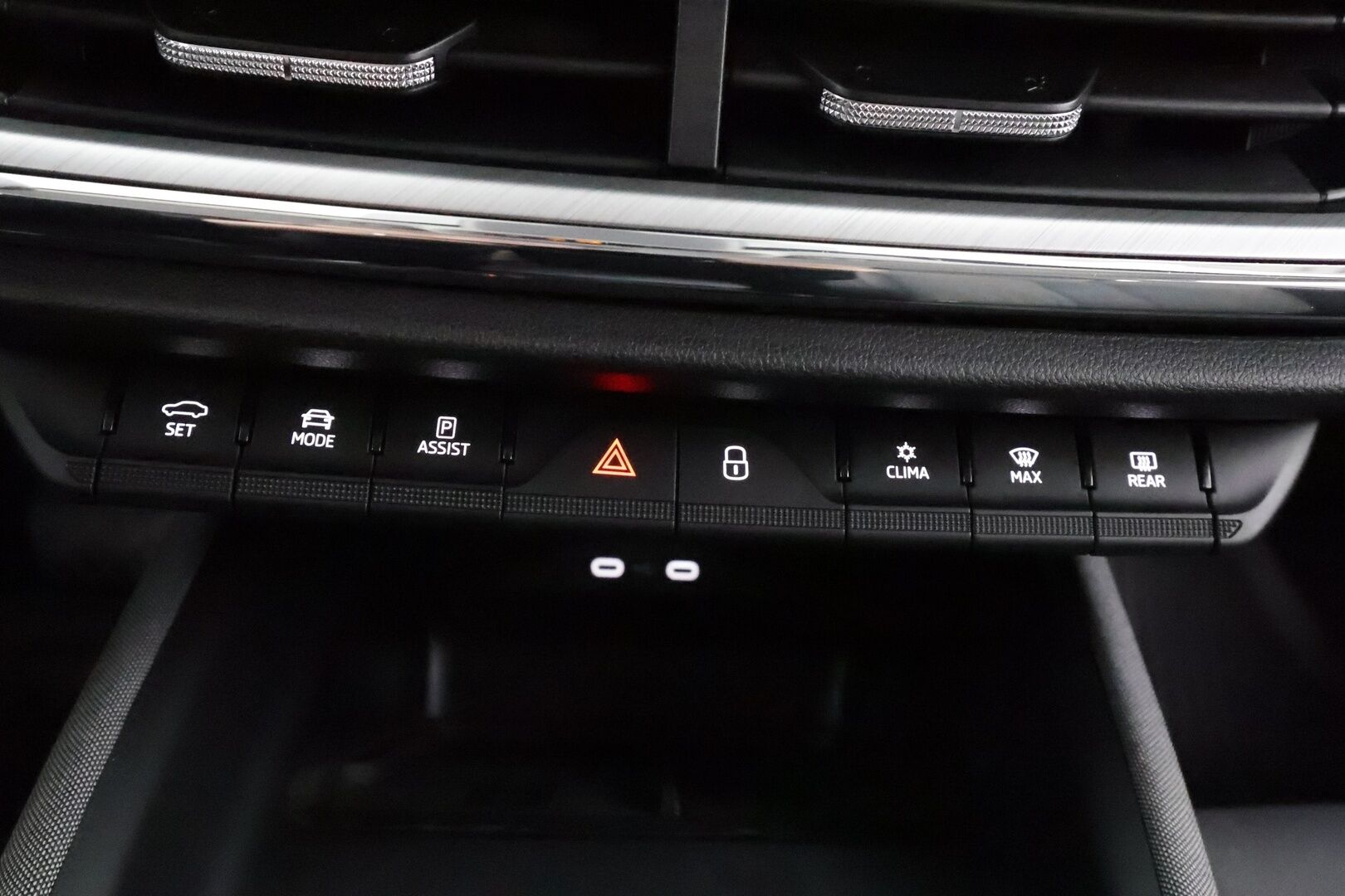 SKODA ENYAQ 2022 80x 4x4 iV * ILP / ACC / Matrix-LED / P.kamera / Navi / Kaistavahti / Digimittaristo / Ambient-valot * - Akku kuntotarkastettu / Merkkihuollettu! / Vetokoukullinen!