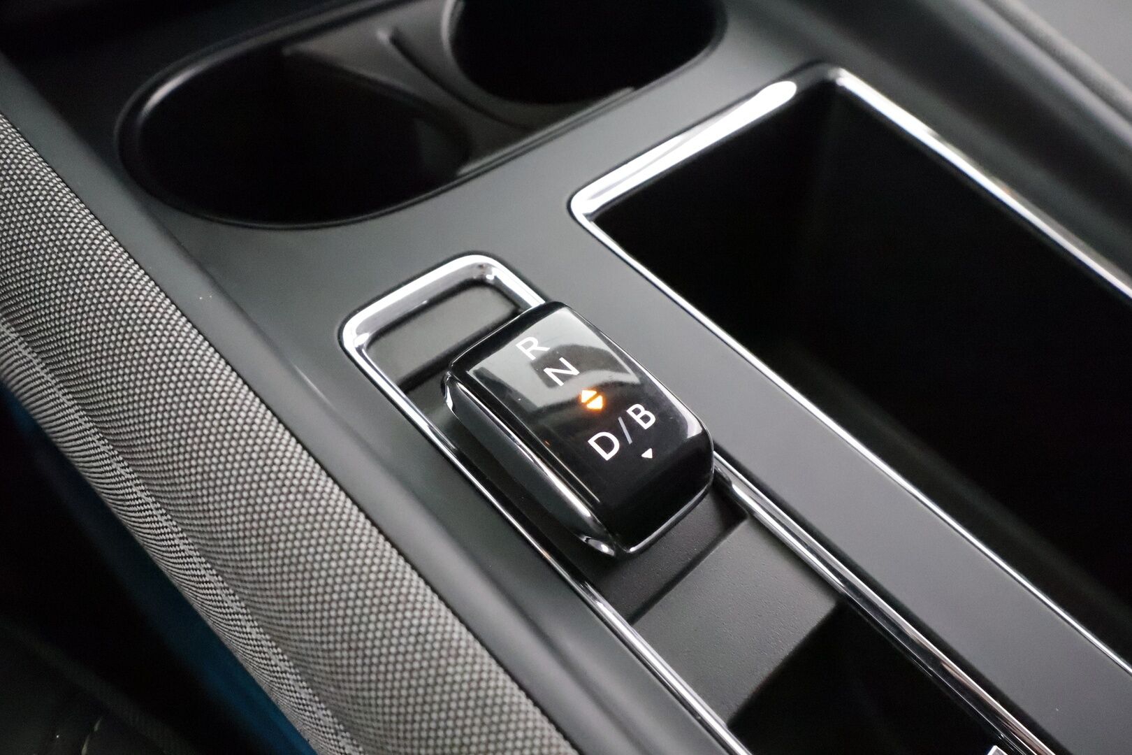 SKODA ENYAQ 2022 80x 4x4 iV * ILP / Koukku /  ACC / Matrix-LED / P.kamera / Navi / Kaistavahti / Digimittaristo / Ambient-valot * - Merkkihuollot