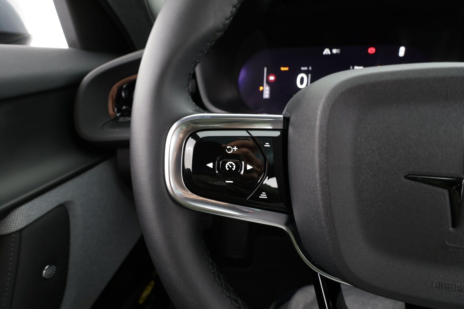 POLESTAR 2 2023 Single Motor 68 kWh Pilot Lite, Plus * ACC / 360° / H&K / ILP / Muistipenkki / Lasikatto / LED / Navi / Koukku * - Merkkihuollettu - Osta nyt, maksa vasta ensi vuonna