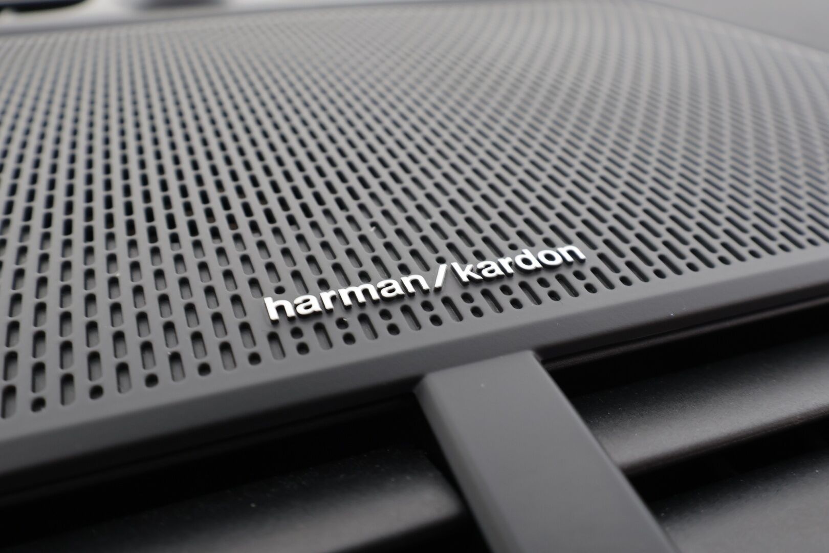 POLESTAR 2 2023 Single Motor 68 kWh Pilot Lite, Plus * ACC / 360° / H&K / ILP / Muistipenkki / Lasikatto / LED / Navi / Koukku * - Merkkihuollettu - Osta nyt, maksa vasta ensi vuonna