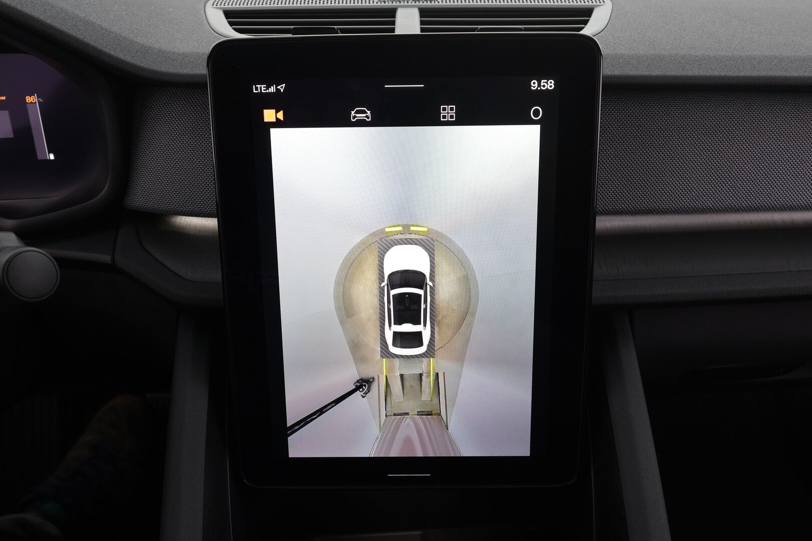 POLESTAR 2 2023 Single Motor 68 kWh Pilot Lite, Plus * ACC / 360° / H&K / ILP / Muistipenkki / Lasikatto / LED / Navi / Koukku * - Merkkihuollettu - Osta nyt, maksa vasta ensi vuonna