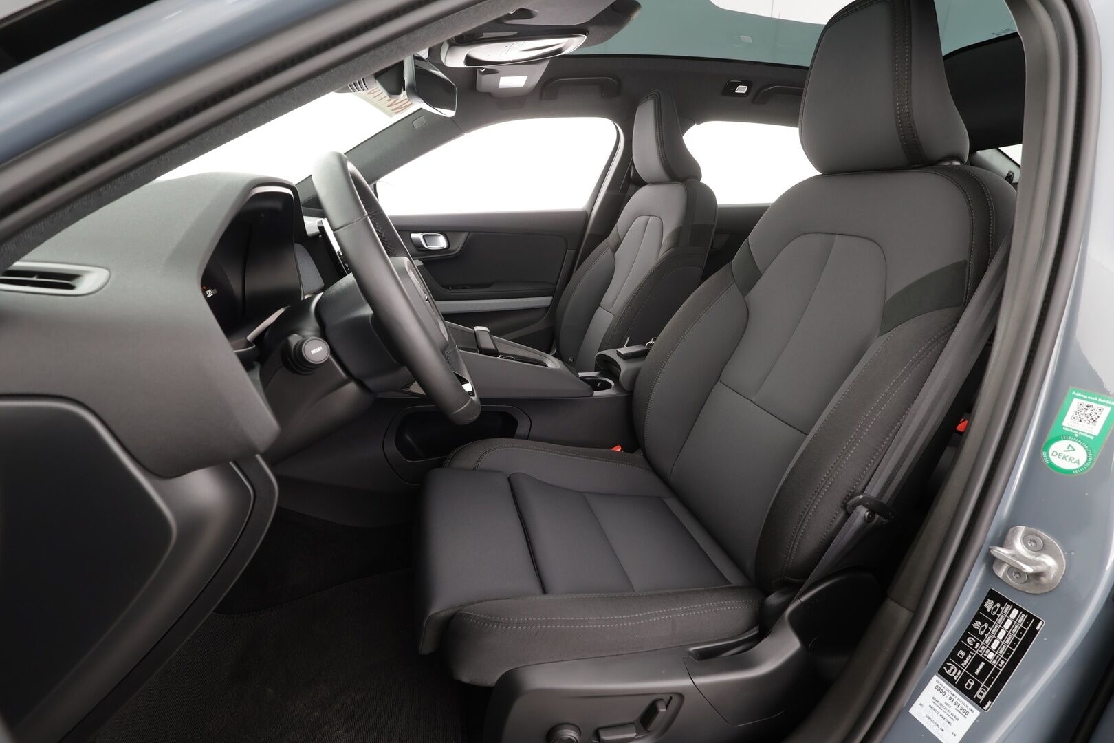 POLESTAR 2 2023 Single Motor 68 kWh Pilot Lite, Plus * ACC / 360° / H&K / ILP / Muistipenkki / Lasikatto / LED / Navi / Koukku * - Merkkihuollettu - Osta nyt, maksa vasta ensi vuonna