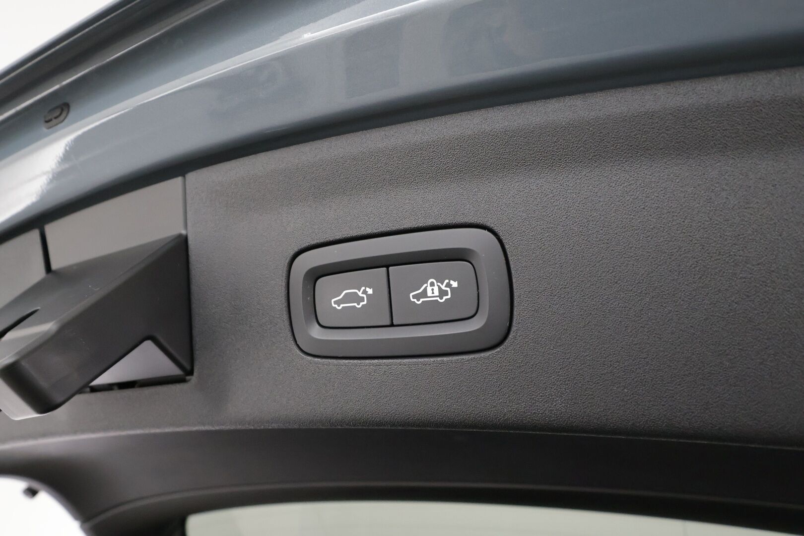 POLESTAR 2 2023 Single Motor 68 kWh Pilot Lite, Plus * ACC / 360° / H&K / ILP / Muistipenkki / Lasikatto / LED / Navi / Koukku * - Merkkihuollettu - Osta nyt, maksa vasta ensi vuonna