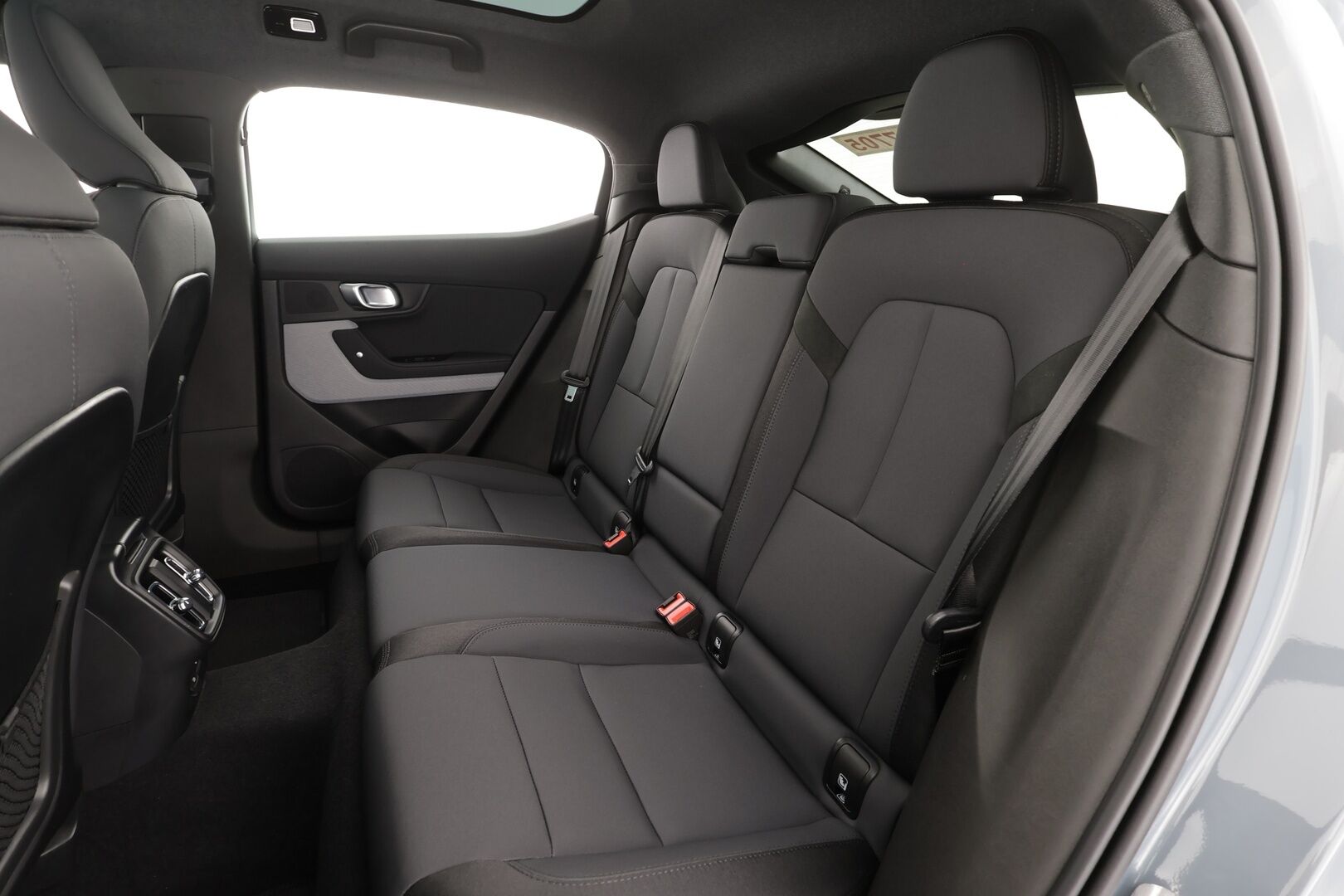 POLESTAR 2 2023 Single Motor 68 kWh Pilot Lite, Plus * ACC / 360° / H&K / ILP / Muistipenkki / Lasikatto / LED / Navi / Koukku * - Merkkihuollettu - Osta nyt, maksa vasta ensi vuonna