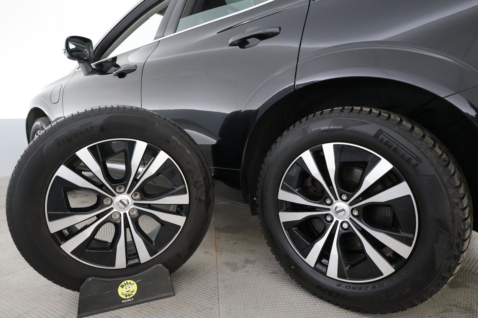 Volvo XC60 2023 T6 AWD Long Range Core aut * Webasto / Koukku / Panorama / ACC / LED / P.kamera / Navi / Kaistavahti / Keyless * - Kahdet renkaat - Osta nyt, maksa vasta ensi vuonna