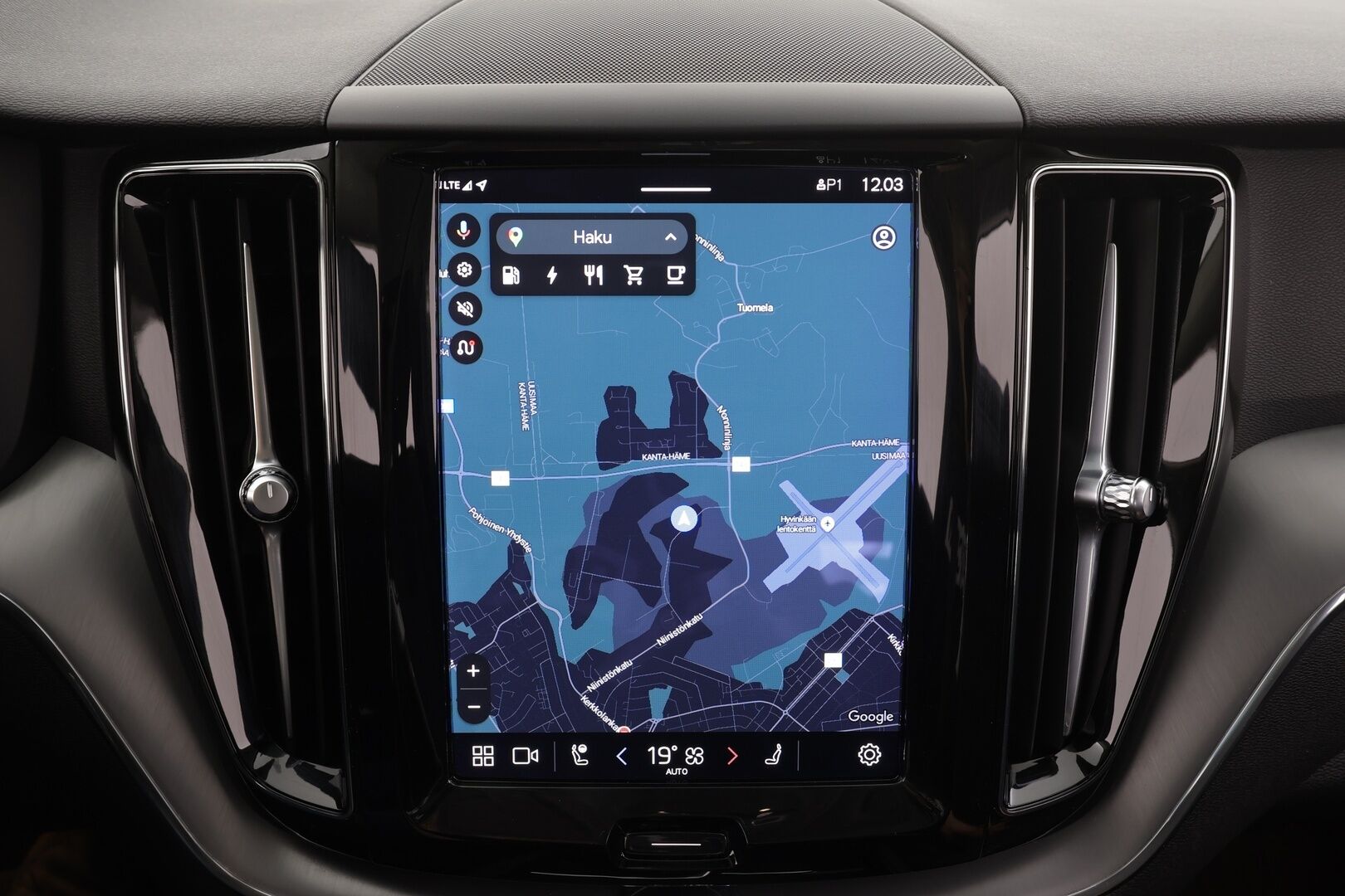 Volvo XC60 2023 T6 AWD Long Range Core aut * Webasto / Koukku / Panorama / ACC / LED / P.kamera / Navi / Kaistavahti / Keyless * - Kahdet renkaat - Osta nyt, maksa vasta ensi vuonna