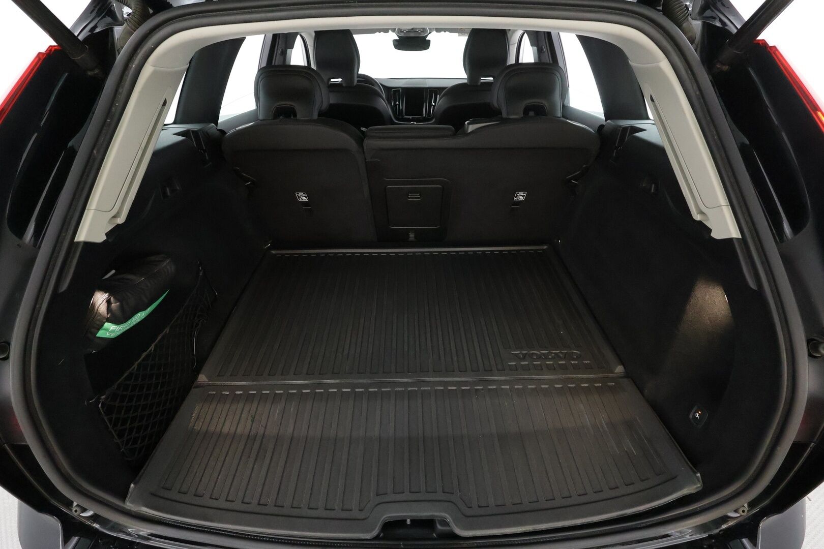 Volvo XC60 2023 T6 AWD Long Range Core aut * Webasto / Koukku / Panorama / ACC / LED / P.kamera / Navi / Kaistavahti / Keyless * - Kahdet renkaat - Osta nyt, maksa vasta ensi vuonna