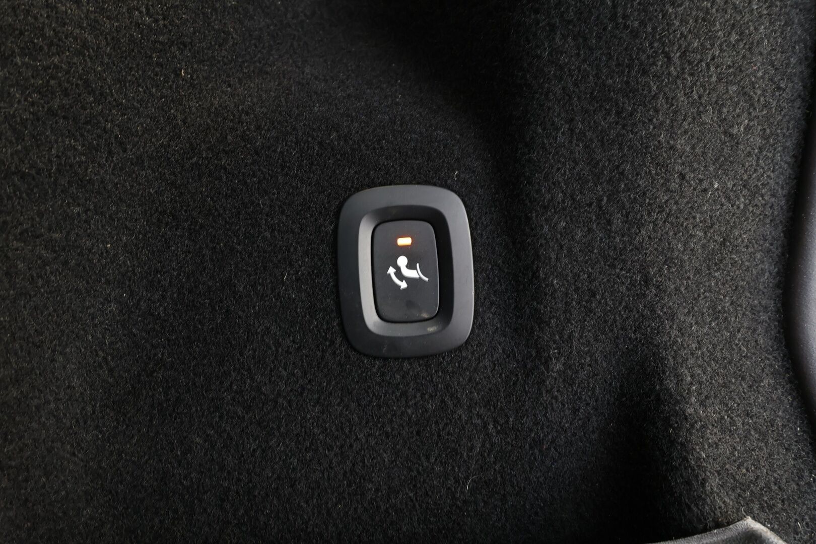 Volvo XC60 2023 T6 AWD Long Range Core aut * Webasto / Koukku / Panorama / ACC / LED / P.kamera / Navi / Kaistavahti / Keyless * - Kahdet renkaat - Osta nyt, maksa vasta ensi vuonna