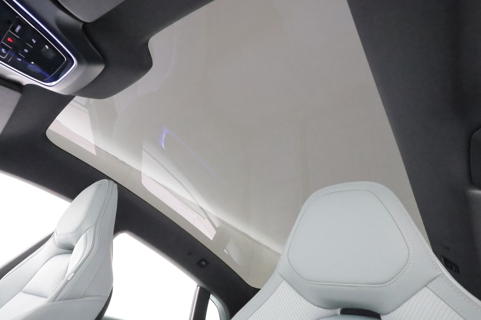 POLESTAR 4 2025 Long Range Single Motor Pro * Pilot&Plus / ILP / ACC / Pixel-LED / H&K / 360° / Sportpenkki Muistilla / Lasikatto * - HULLU BLACKWEEK KORKOTARJOUS 2,49%