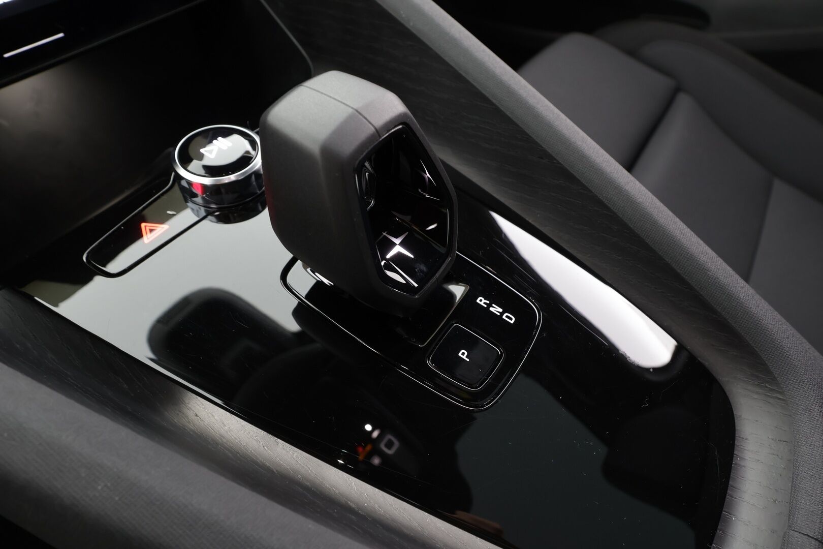 POLESTAR 2 2023 Long Range Single Motor, 170kW, 78kWh * ACC / ILP / H&K / 360° / Muistipenkki / Lasikatto / LED / Navi * - Akku kuntotarkastettu - Osta nyt, maksa vasta ensi vuonna