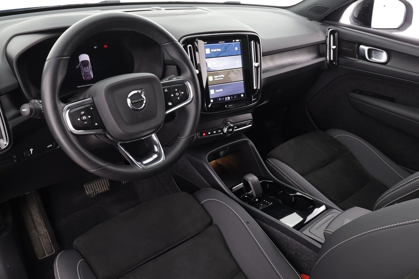 Volvo C40 2022 Recharge Twin Motor  Ultimate Dark * ACC / 360° / ILP / Muistipenkki / Pixel LED / Facelift / Navi / Koukku / Lasikatto / H&K * - Akku kuntotarkastettu / Kahdet renkaat aluvanteilla / Merkkihuollettu - HULLU BLACKWEEK KORKOTARJOUS 2,49%