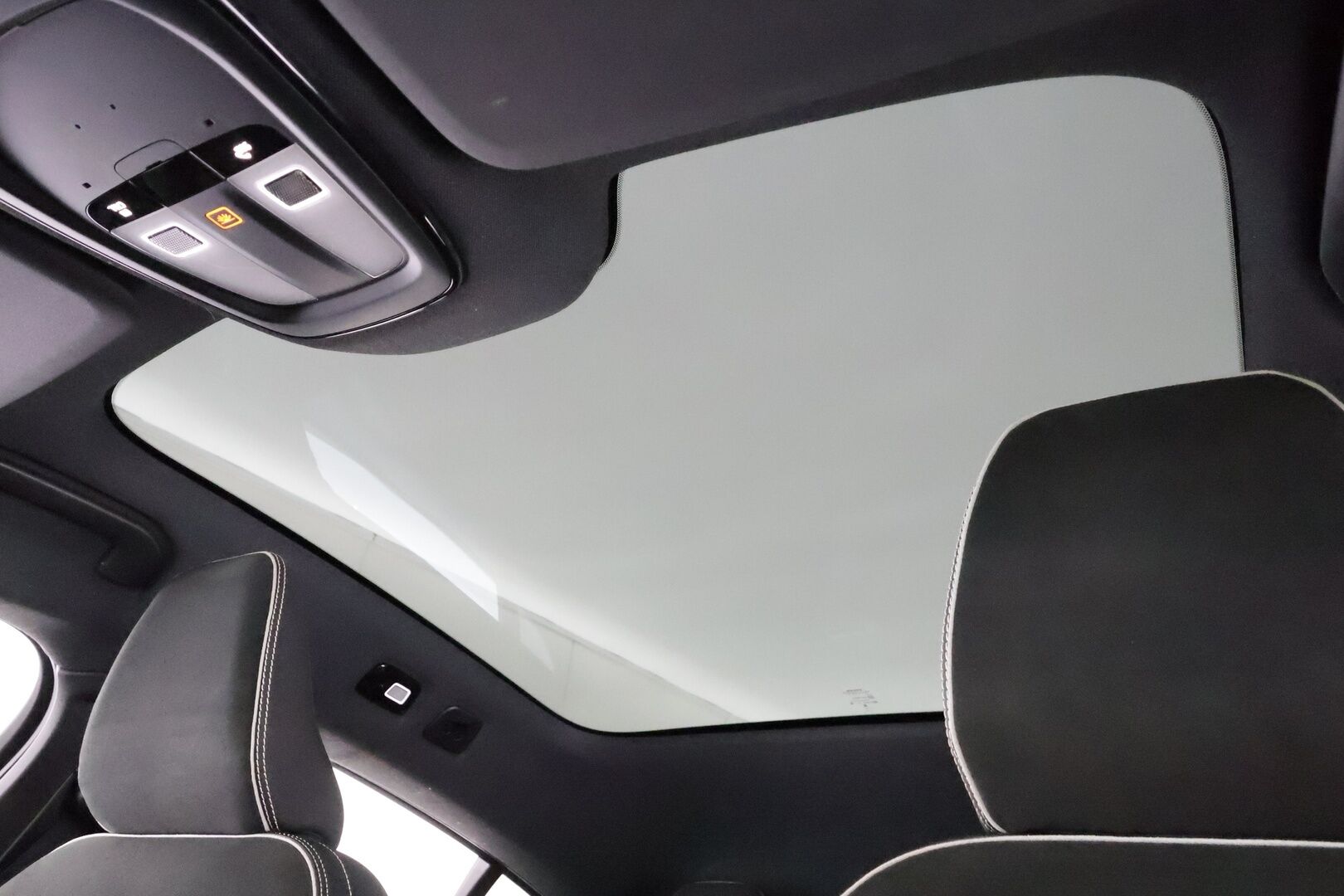 Volvo C40 2022 Recharge Twin Motor  Ultimate Dark * ACC / 360° / ILP / Muistipenkki / Pixel LED / Facelift / Navi / Koukku / Lasikatto / H&K * - Akku kuntotarkastettu / Kahdet renkaat aluvanteilla / Merkkihuollettu - HULLU BLACKWEEK KORKOTARJOUS 2,49%