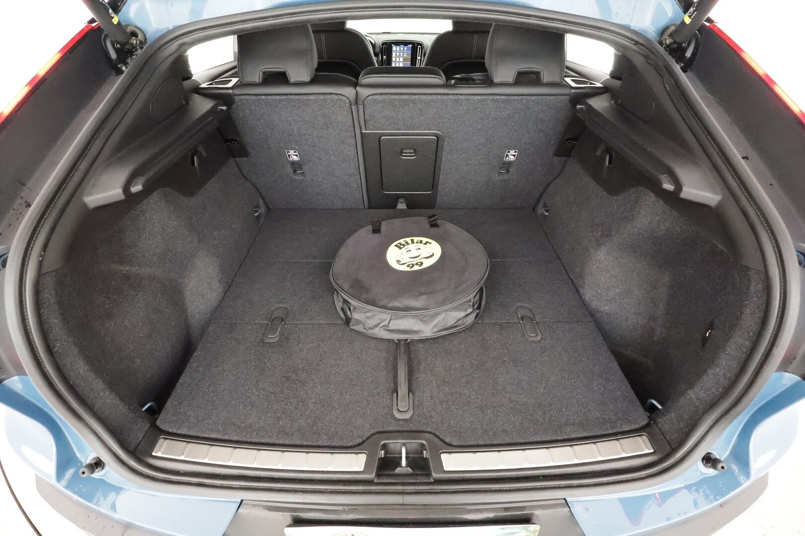 Volvo C40 2022 Recharge Twin Motor  Ultimate Dark * ACC / 360° / ILP / Muistipenkki / Pixel LED / Facelift / Navi / Koukku / Lasikatto / H&K * - Akku kuntotarkastettu / Kahdet renkaat aluvanteilla / Merkkihuollettu - HULLU BLACKWEEK KORKOTARJOUS 2,49%