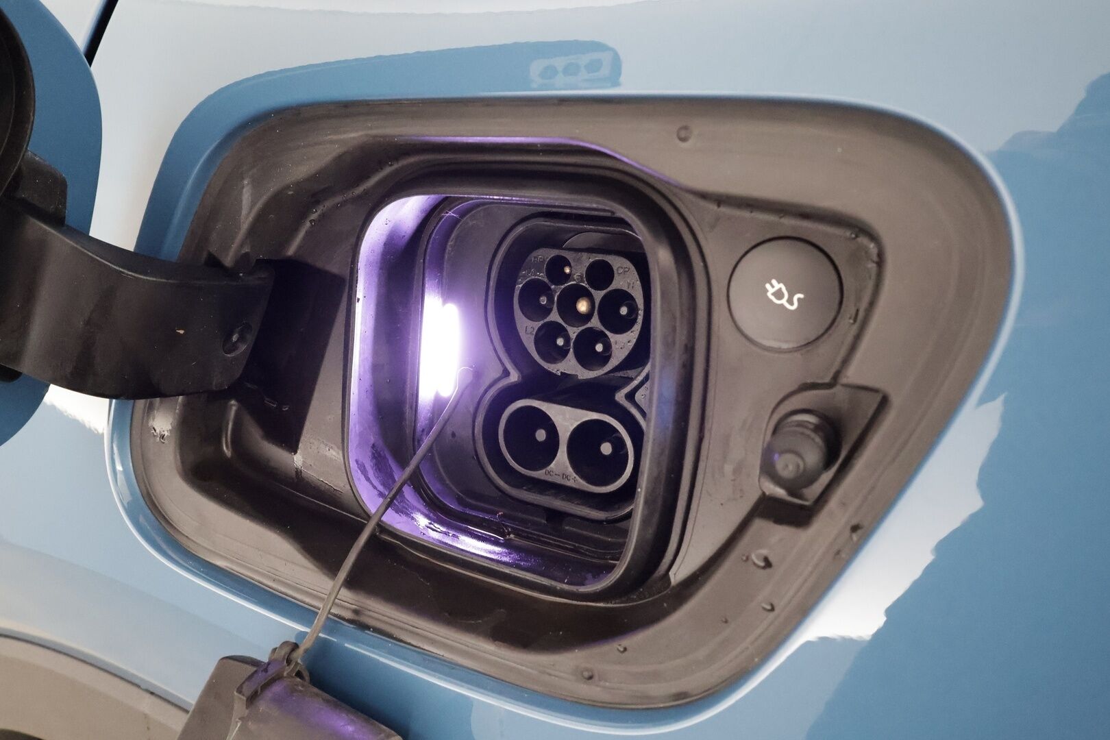 Volvo C40 2022 Recharge Twin Motor  Ultimate Dark * ACC / 360° / ILP / Muistipenkki / Pixel LED / Facelift / Navi / Koukku / Lasikatto / H&K * - Akku kuntotarkastettu / Kahdet renkaat aluvanteilla / Merkkihuollettu - HULLU BLACKWEEK KORKOTARJOUS 2,49%