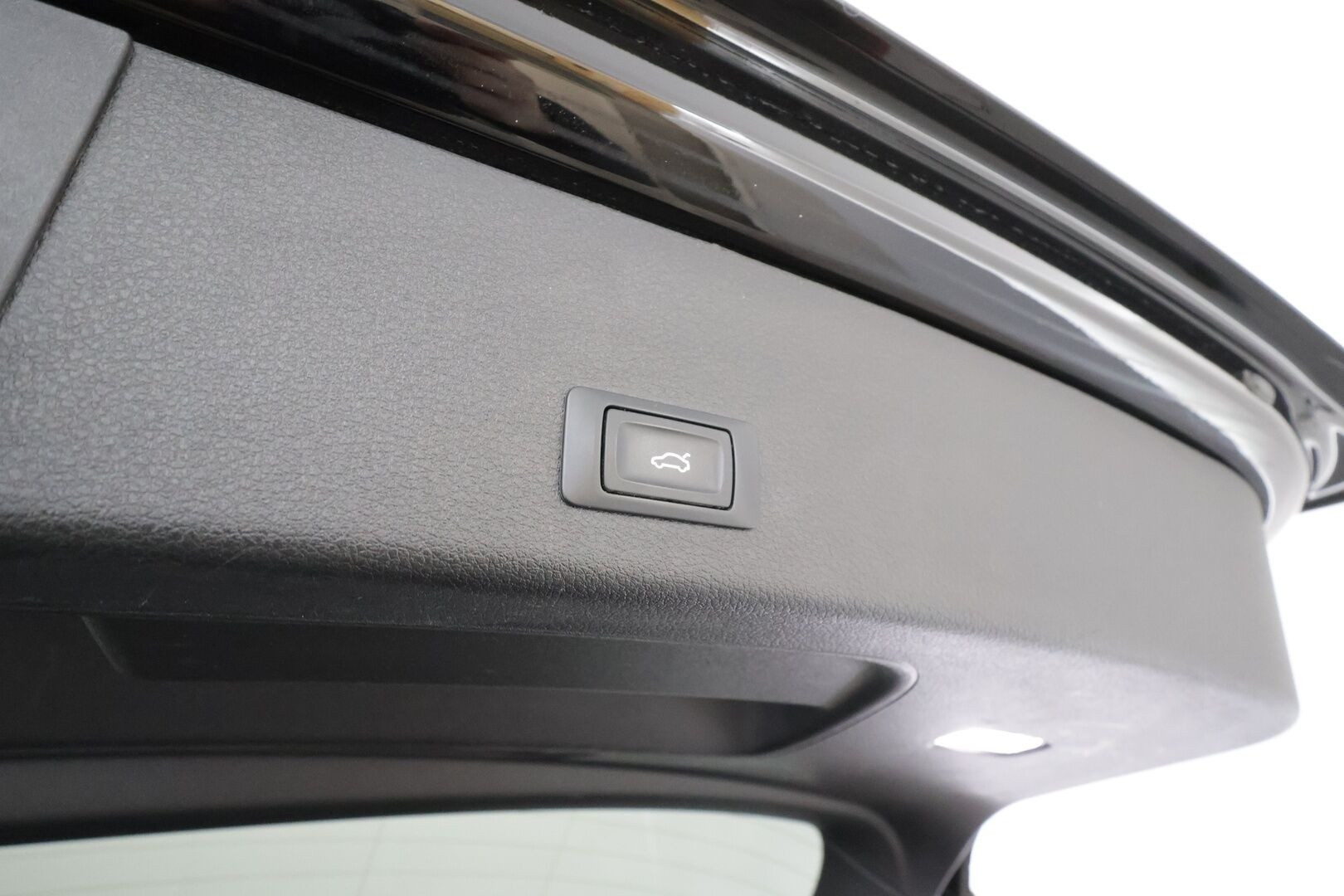 AUDI E-TRON 2022 Advanced 55 quattro * ACC / LED / P.Kamera / Koukku / Muistipenkki / Navi / Kaistavahti / Digimittaristo * - Akku kuntotarkastettu SoH 94,6% / 2x Latauskaapelit / Kahdet renkaat - Osta nyt, maksa vasta ensi vuonna