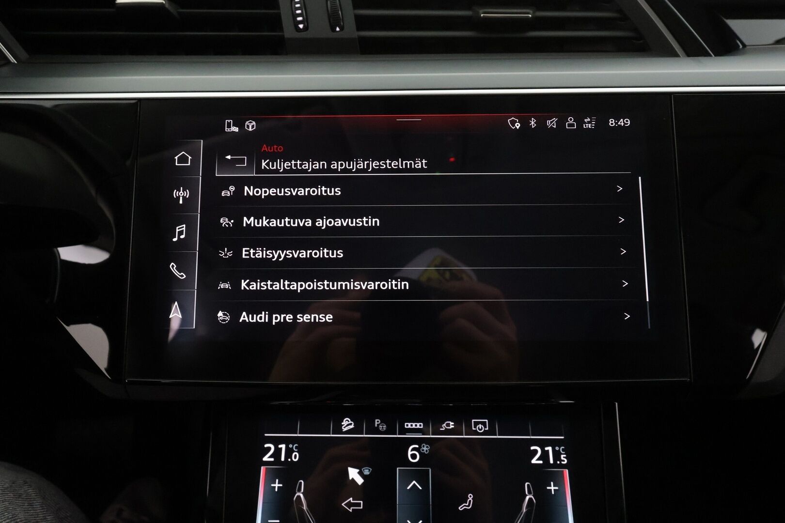 AUDI E-TRON 2022 Advanced 55 quattro * ACC / LED / P.Kamera / Koukku / Muistipenkki / Navi / Kaistavahti / Digimittaristo * - Akku kuntotarkastettu SoH 94,6% / 2x Latauskaapelit / Kahdet renkaat - Osta nyt, maksa vasta ensi vuonna