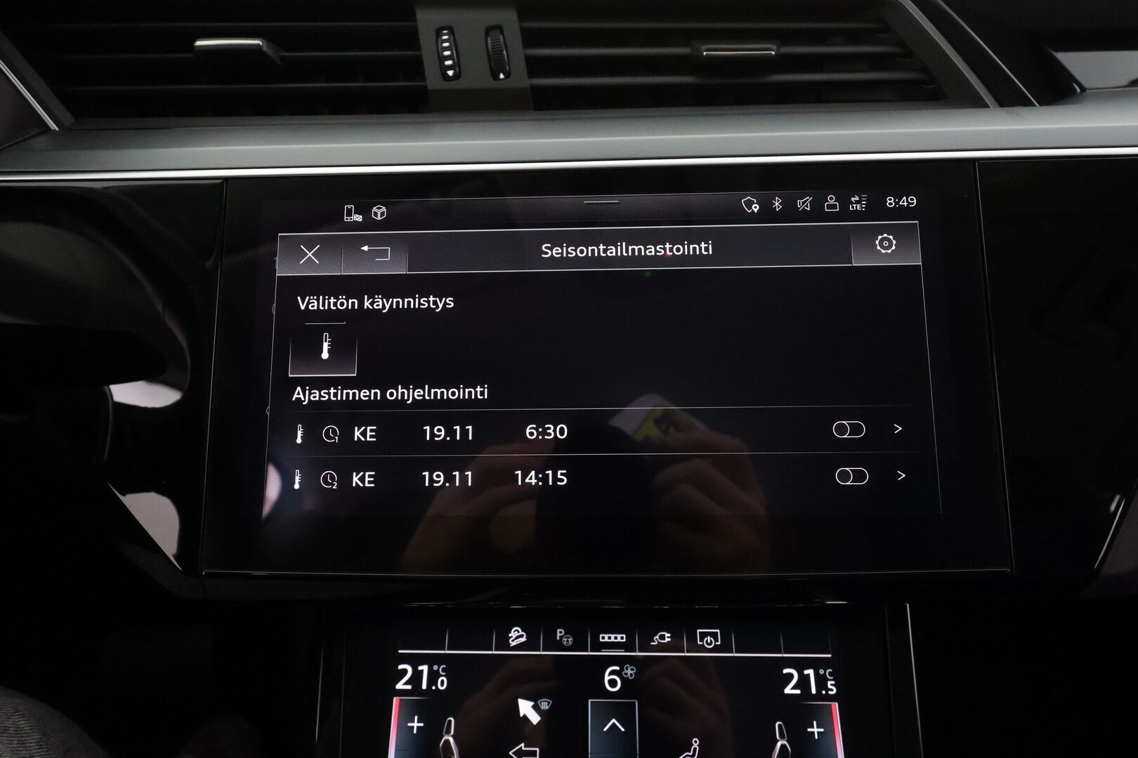 AUDI E-TRON 2022 Advanced 55 quattro * ACC / LED / P.Kamera / Koukku / Muistipenkki / Navi / Kaistavahti / Digimittaristo * - Akku kuntotarkastettu SoH 94,6% / 2x Latauskaapelit / Kahdet renkaat - Osta nyt, maksa vasta ensi vuonna