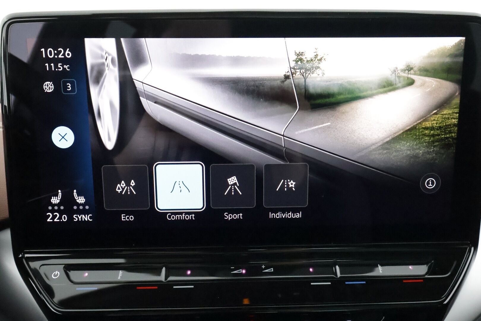 VOLKSWAGEN ID.5 2022 Pro Performance 150 kW, akku 77 kWh * Lämpöpumppu / Koukku / iQ Matrix LED / Panoraama / Navi / Kaistavahti / Ratinlämmitys! - Akku kuntotarkastettu SoH 94,4% / Kahdet renkaat