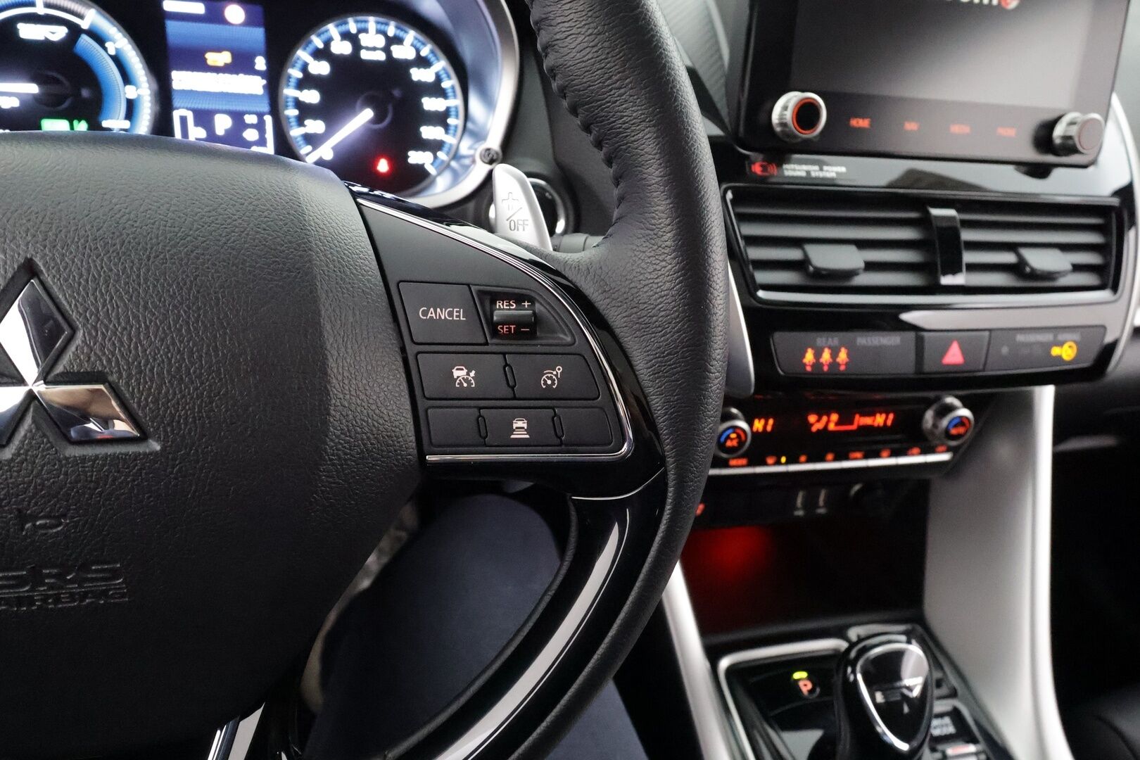 MITSUBISHI ECLIPSE CROSS 2022 2.4 PHEV Instyle 4WD * ACC / HUD / 360° / Sähköpenkit / Panorama / Nahat / KeylessGo / Navi / LED * - Merkkihuollettu - HULLU BLACKWEEK KORKOTARJOUS 2,49%