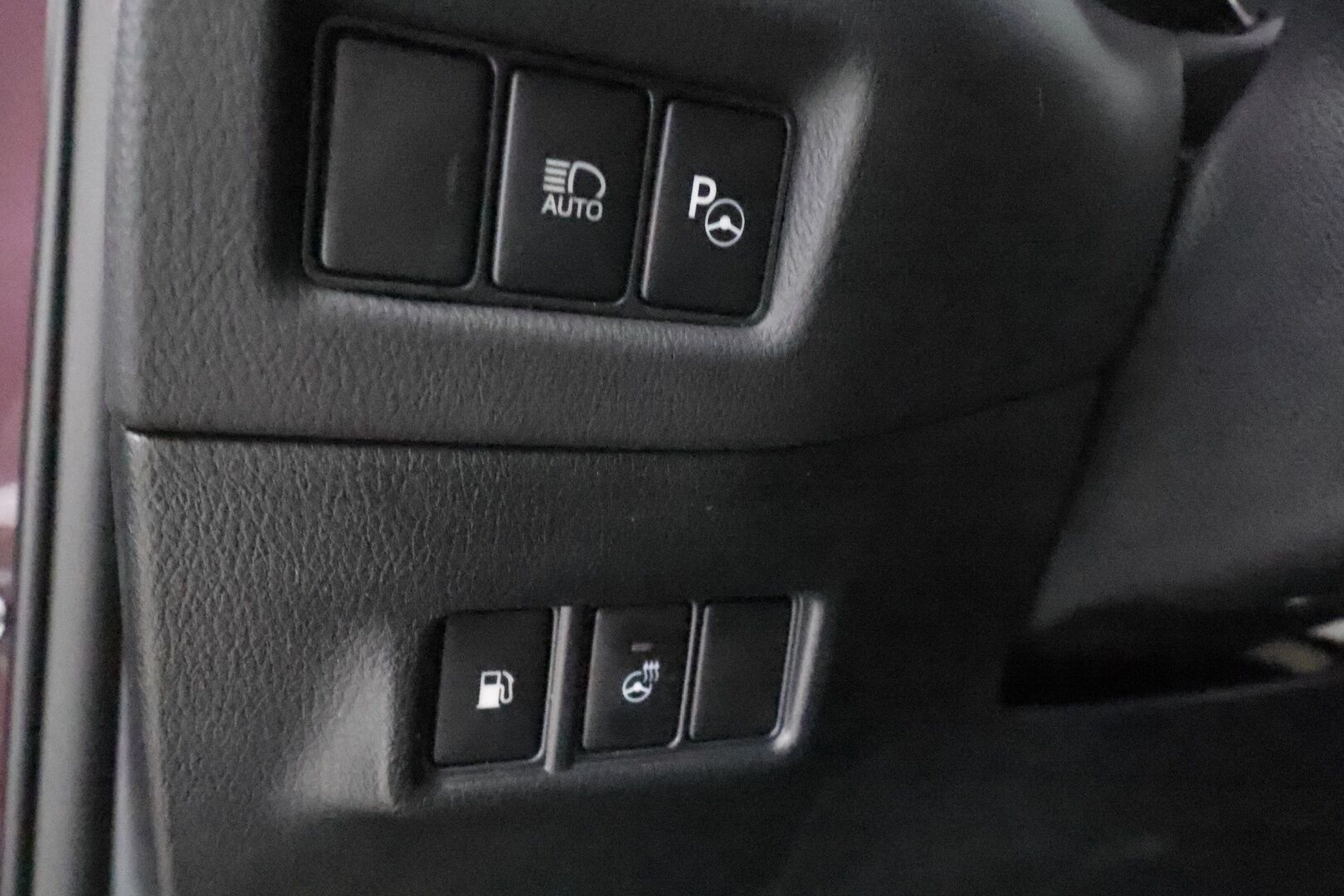 TOYOTA C-HR 2023 1.8 Hybrid GR-Sport * ACC / P.kamera / LED / Navi / Sähköpenkki / Sporttipenkit / KeylessGo * - HULLU BLACKWEEK KORKOTARJOUS 2,49%