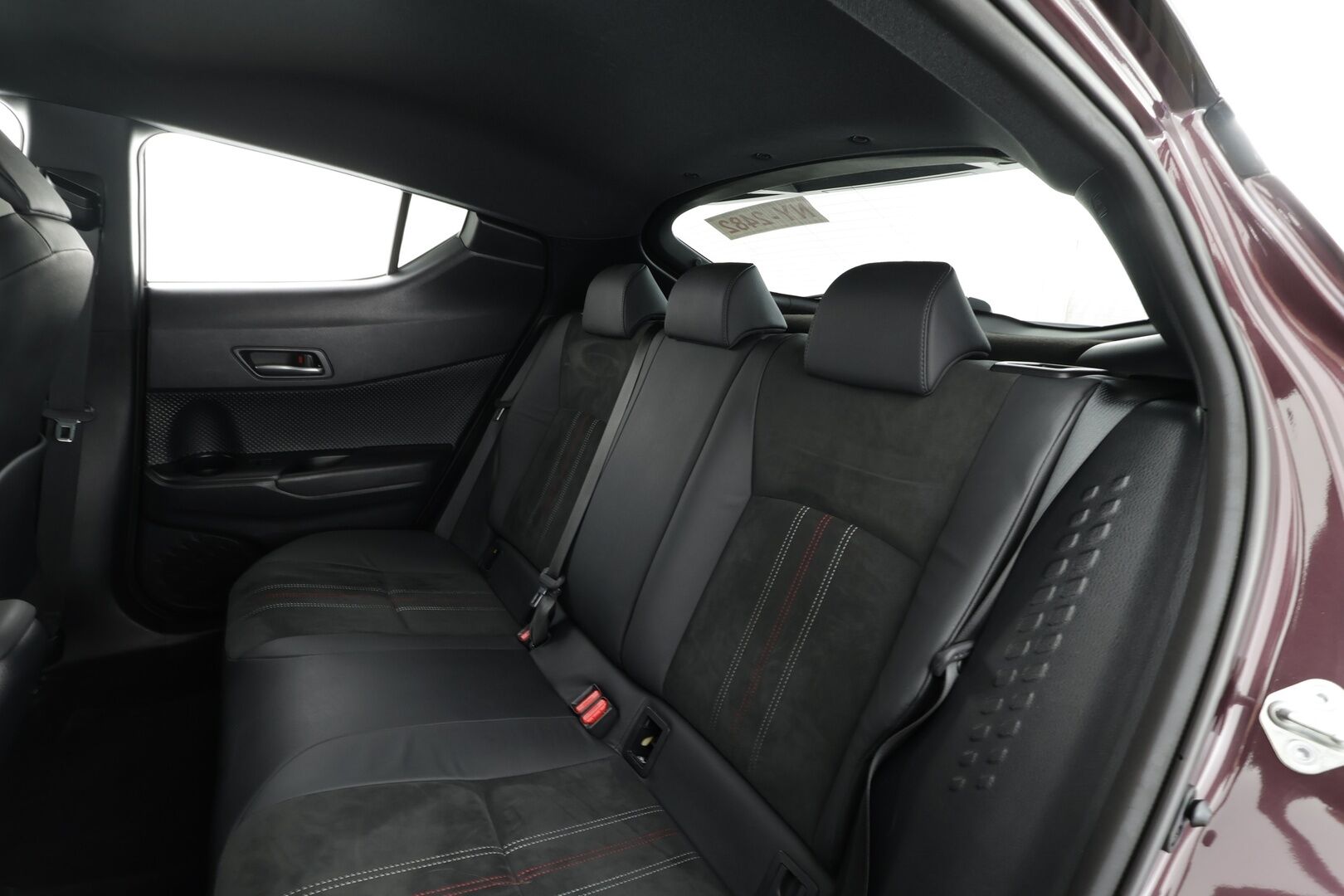 TOYOTA C-HR 2023 1.8 Hybrid GR-Sport * ACC / P.kamera / LED / Navi / Sähköpenkki / Sporttipenkit / KeylessGo * - HULLU BLACKWEEK KORKOTARJOUS 2,49%