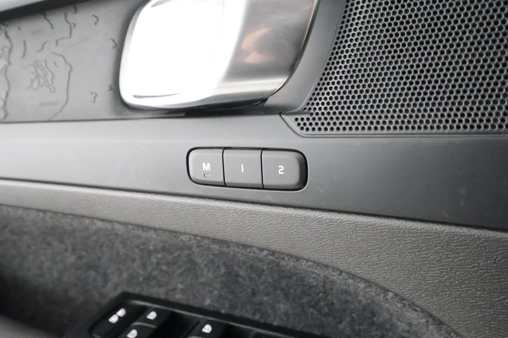 Volvo XC40 2023 Recharge Twin Plus * Koukku / ILP / ACC / Pixel-LED / P.Kamera / Sportpenkki Muistilla / Navi / Keyless * - Akku kuntotarkastettu SoH 94,8% / Kahdet renkaat / Merkkihuollettu - HULLU BLACKWEEK KORKOTARJOUS 2,49%