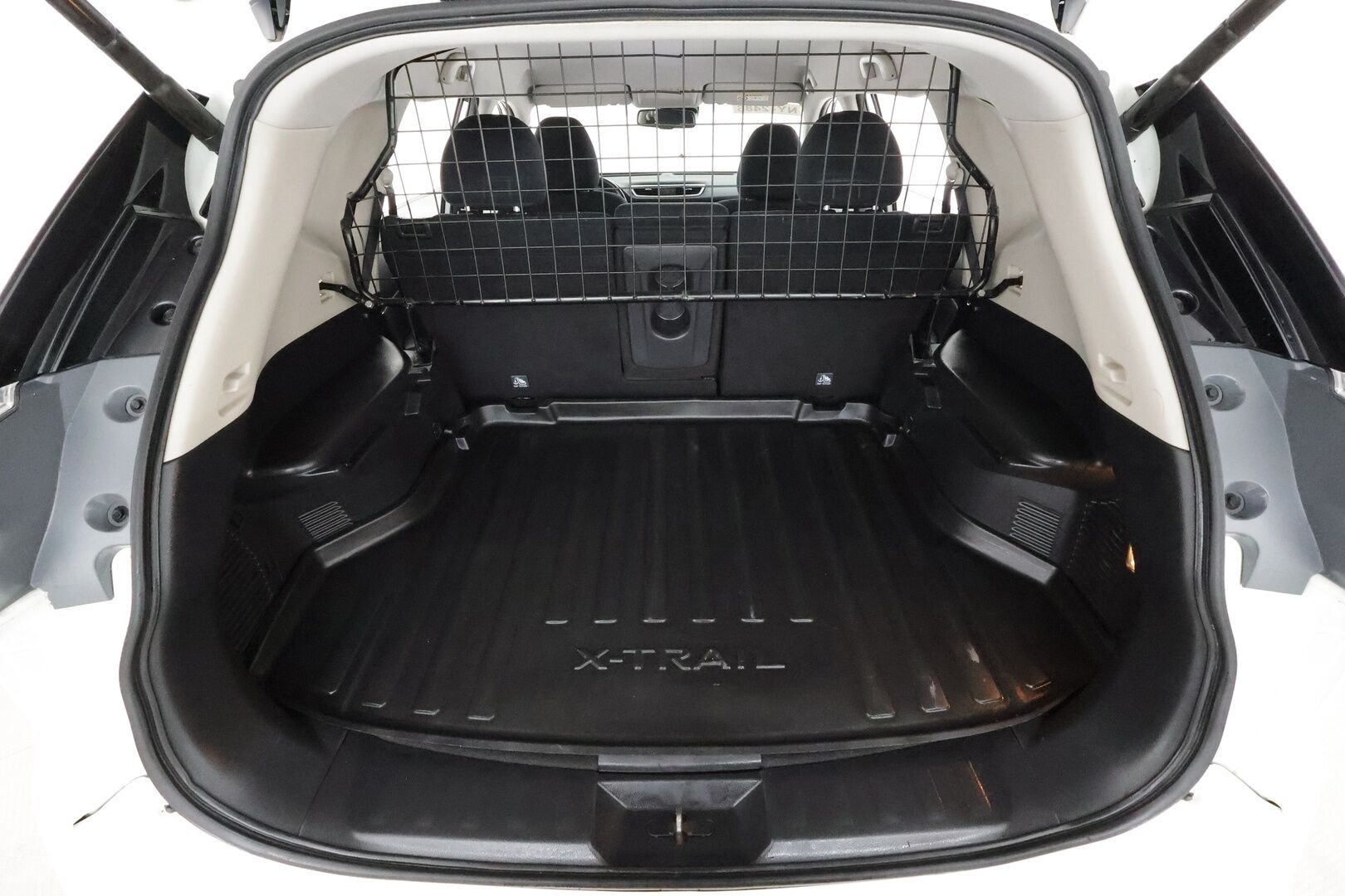 NISSAN X-TRAIL 2015 dCi 130 Acenta 4WD 6MT * Koukku / Kaistavahti / Navi / Katveavustin / Vakkari /  Bluetooth / 360° / Keyless * - Kahdet renkaat - HULLU BLACKWEEK KORKOTARJOUS 2,49%