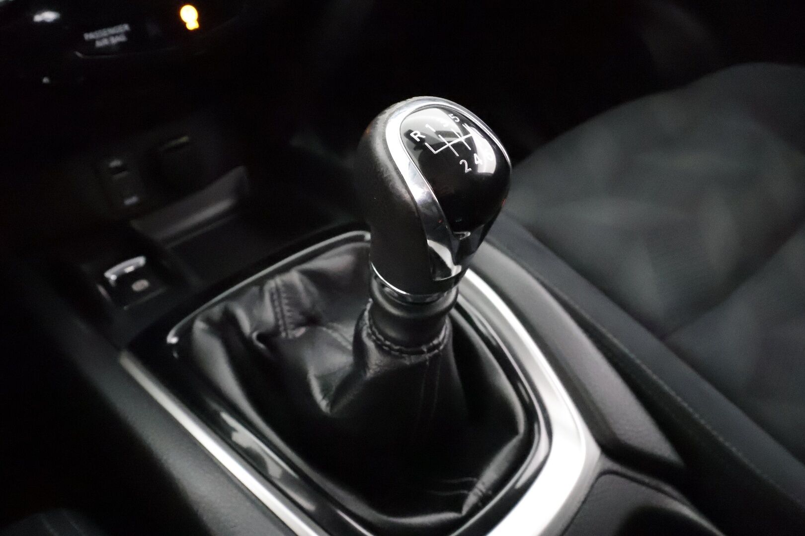 NISSAN X-TRAIL 2015 dCi 130 Acenta 4WD 6MT *Koukku / Vakkari /  BT / 360° / Keyless / Kaistavahti / Navi / Katveavustin* - Kahdet renkaat hyvät renkaat! / Kesä 6mm / Talvi 7mm