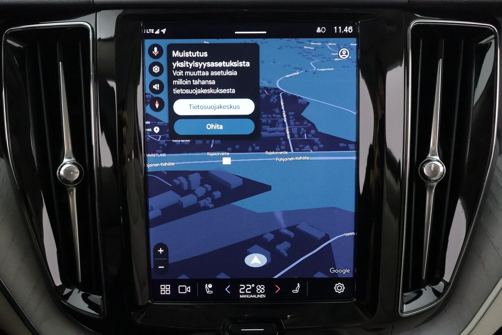 Volvo XC60 2023 T6 AWD Long Range Core Bright * ACC / P.kamera / Panorama / Muistipenkit / Koukku / Full LED / Navi / Facelift * - Akku kuntotarkastettu 98,3% / Kahdet renkaat aluvanteilla / Merkkihuollettu - HULLU BLACKWEEK KORKOTARJOUS 2,49%