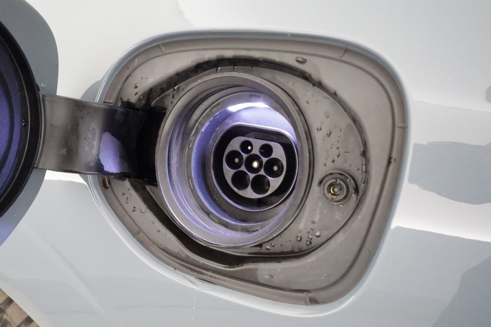 Volvo XC60 2023 T6 AWD Long Range Core Bright * ACC / P.kamera / Panorama / Muistipenkit / Koukku / Full LED / Navi / Facelift * - Akku kuntotarkastettu 98,3% / Kahdet renkaat aluvanteilla / Merkkihuollettu - HULLU BLACKWEEK KORKOTARJOUS 2,49%