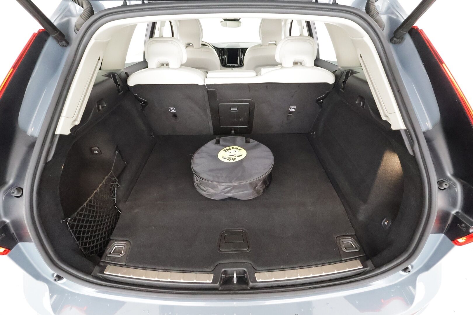 Volvo XC60 2023 T6 AWD Long Range Core Bright * ACC / P.kamera / Panorama / Muistipenkit / Koukku / Full LED / Navi / Facelift * - Akku kuntotarkastettu 98,3% / Kahdet renkaat aluvanteilla / Merkkihuollettu - HULLU BLACKWEEK KORKOTARJOUS 2,49%