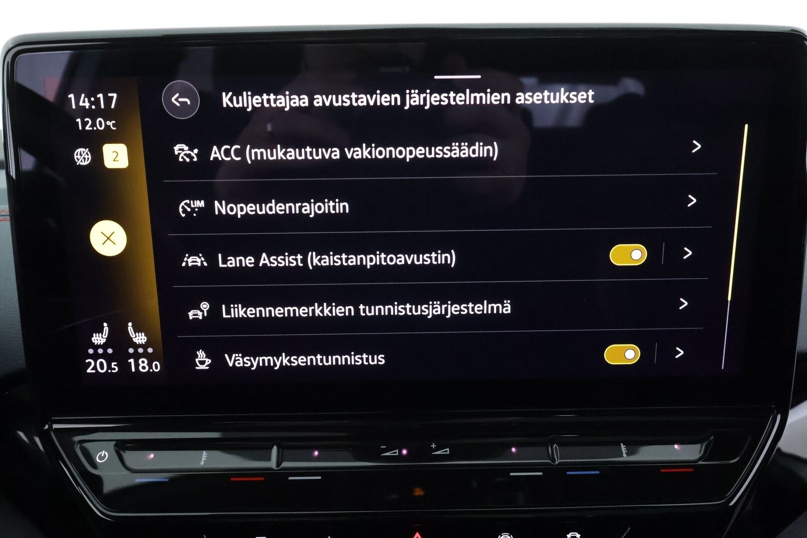 VOLKSWAGEN ID.5 2022 GTX 220kW Design Plus * ACC / Lasikatto / IQ.Light / Navi / Koukku / ILP / KeylessGo / P.tutkat * - Kahdet renkaat aluvanteilla / Merkkihuollettu - HULLUT AVAJAISHULINAT KORKOTARJOUS 3,29 %