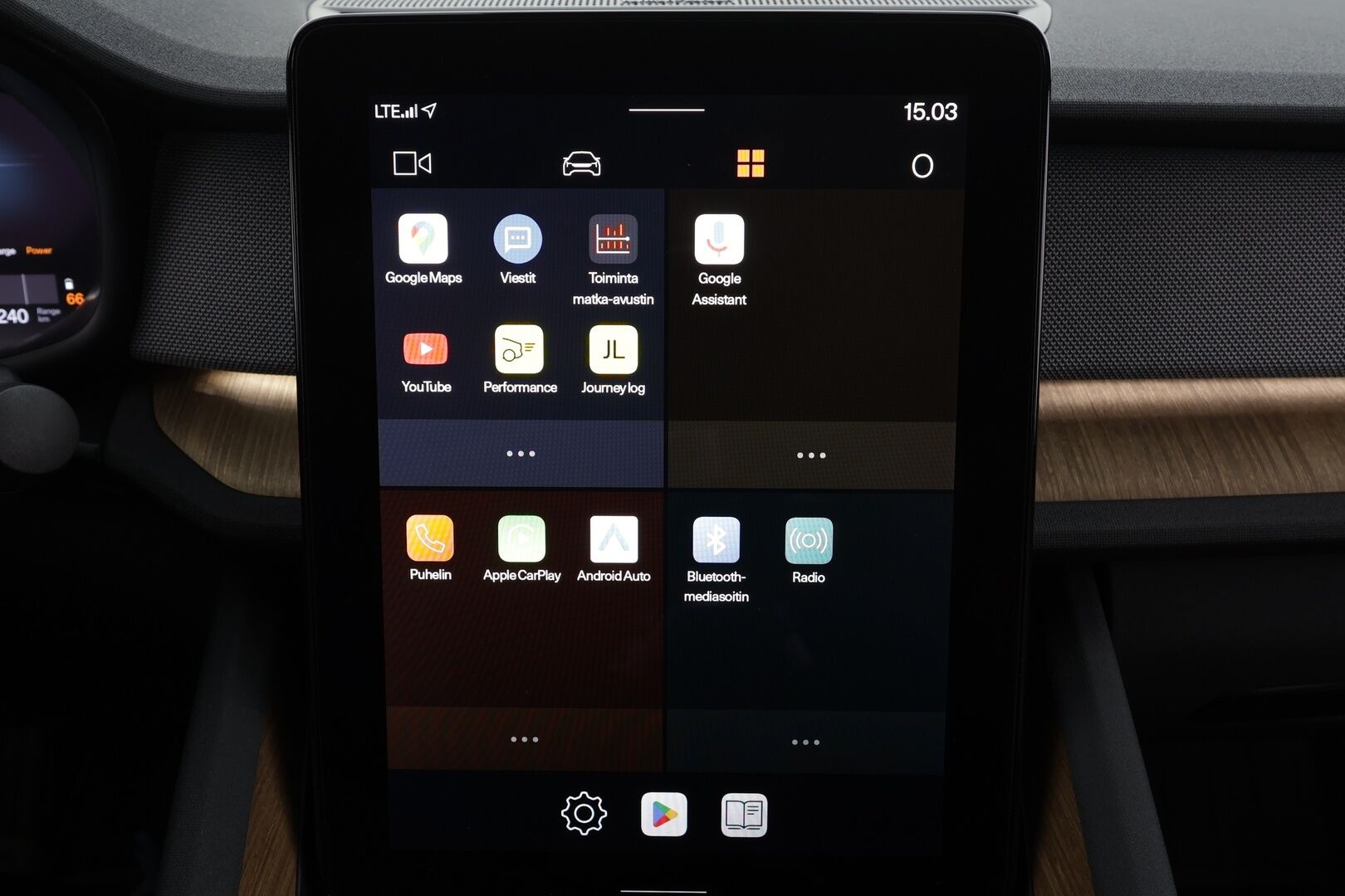 POLESTAR 2 2022 Long Range Dual Motor, 300kW * Pilot&Plus / ACC / Pixel-LED / ILP / H&K / Lasikatto / Ilmastoitu Sportpenkki Muistilla * - 360° Kamera / 2x Latauskaapelit / Kahdet renkaat - HULLU BLACKWEEK KORKOTARJOUS 2,49%