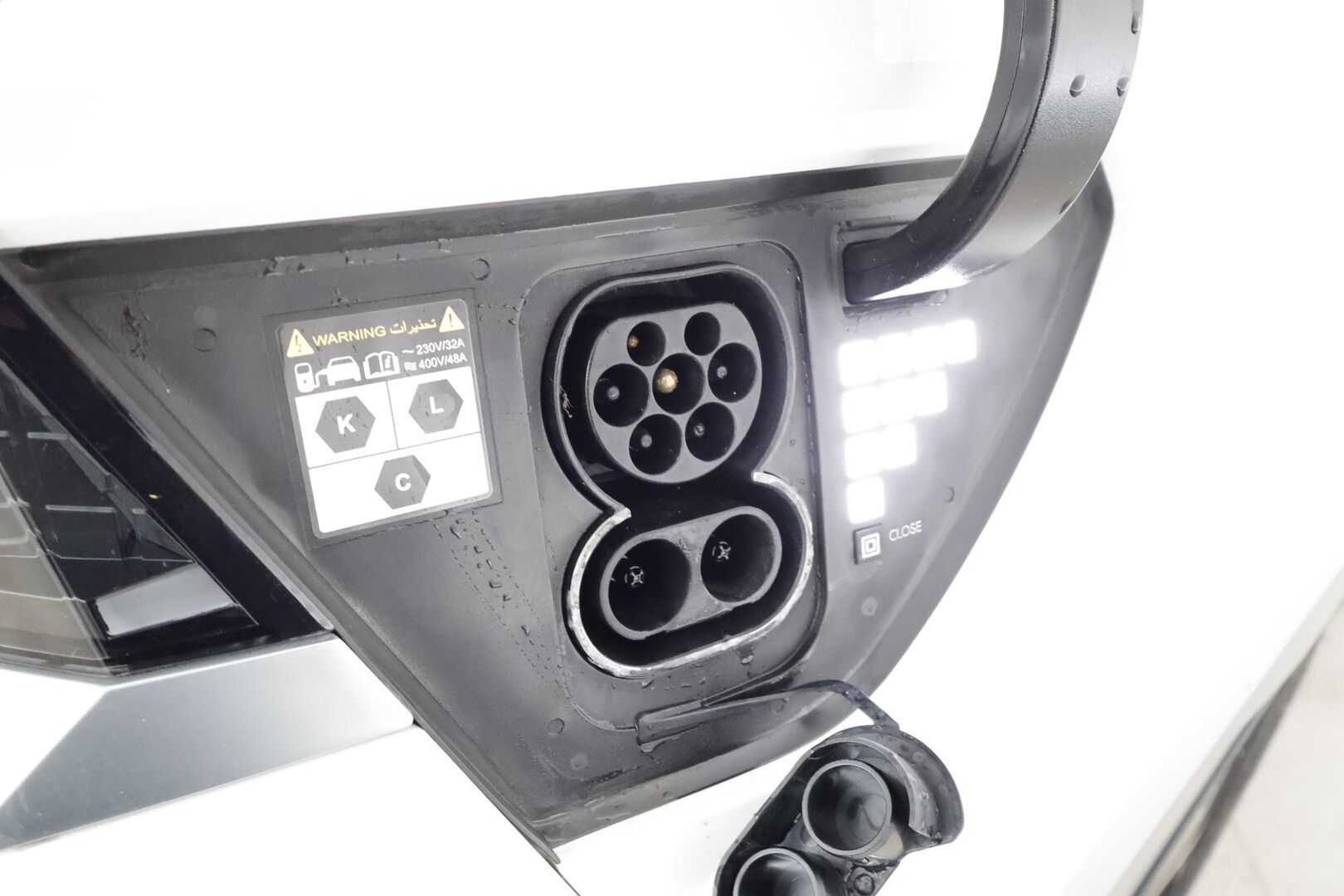 HYUNDAI IONIQ 5 2022 58 kWh 235hv AWD Uniq * ACC / HUD / Solar-katto / 360° / Bose / ILP / Ilmastoidut nahat / Muistipenkki / LED / Navi * - HULLU BLACKWEEK KORKOTARJOUS 2,49%