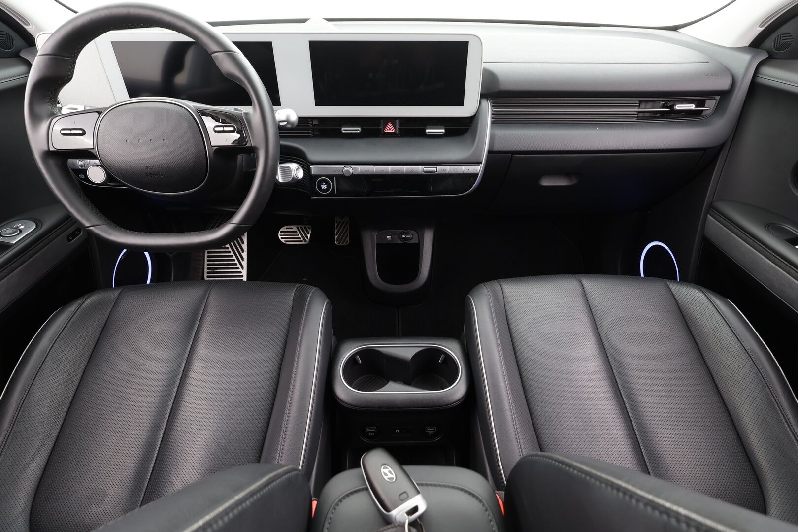 HYUNDAI IONIQ 5 2022 58 kWh 235hv AWD Uniq * ACC / HUD / Solar-katto / 360° / Bose / ILP / Ilmastoidut nahat / Muistipenkki / LED / Navi * - HULLU BLACKWEEK KORKOTARJOUS 2,49%