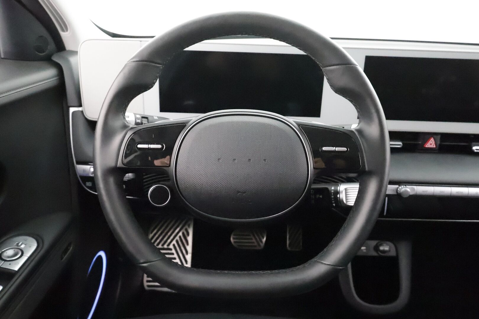 HYUNDAI IONIQ 5 2022 58 kWh 235hv AWD Uniq * ACC / HUD / Solar-katto / 360° / Bose / ILP / Ilmastoidut nahat / Muistipenkki / LED / Navi * - Akku kuntotarkastettu / 2x renkaat