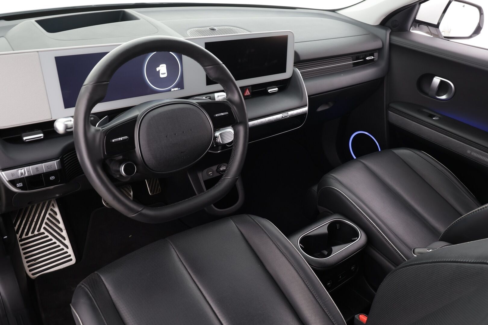 HYUNDAI IONIQ 5 2022 58 kWh 235hv AWD Uniq * ACC / HUD / Solar-katto / 360° / Bose / ILP / Ilmastoidut nahat / Muistipenkki / LED / Navi * - HULLU BLACKWEEK KORKOTARJOUS 2,49%