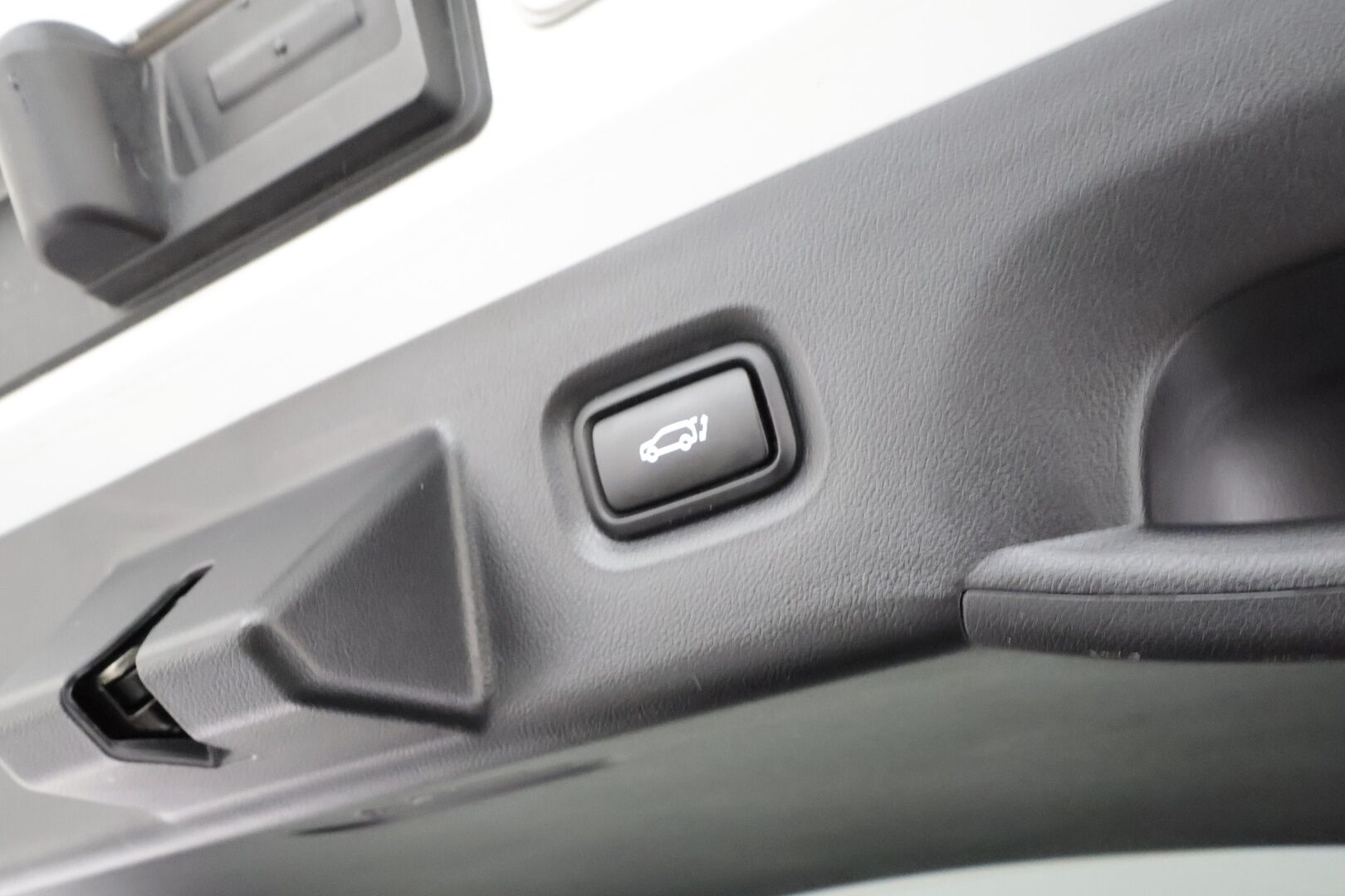 HYUNDAI IONIQ 5 2022 58 kWh 235hv AWD Uniq * ACC / HUD / Solar-katto / 360° / Bose / ILP / Ilmastoidut nahat / Muistipenkki / LED / Navi * - HULLU BLACKWEEK KORKOTARJOUS 2,49%