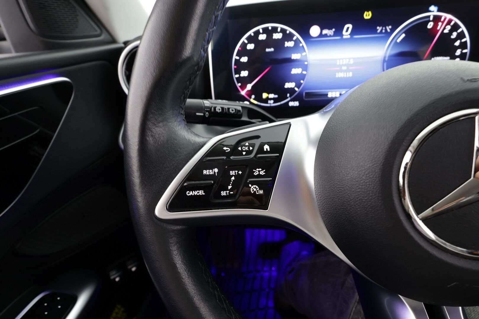 MERCEDES-BENZ C 2023 300e T a 9G-Tronic Avantgarde * Distronic+ / P.kamera / LED / Navi / Koukku / Puolinahat / Sähköluukku * - Kahdet renkaat aluvanteilla - HULLU BLACKWEEK KORKOTARJOUS 2,49%