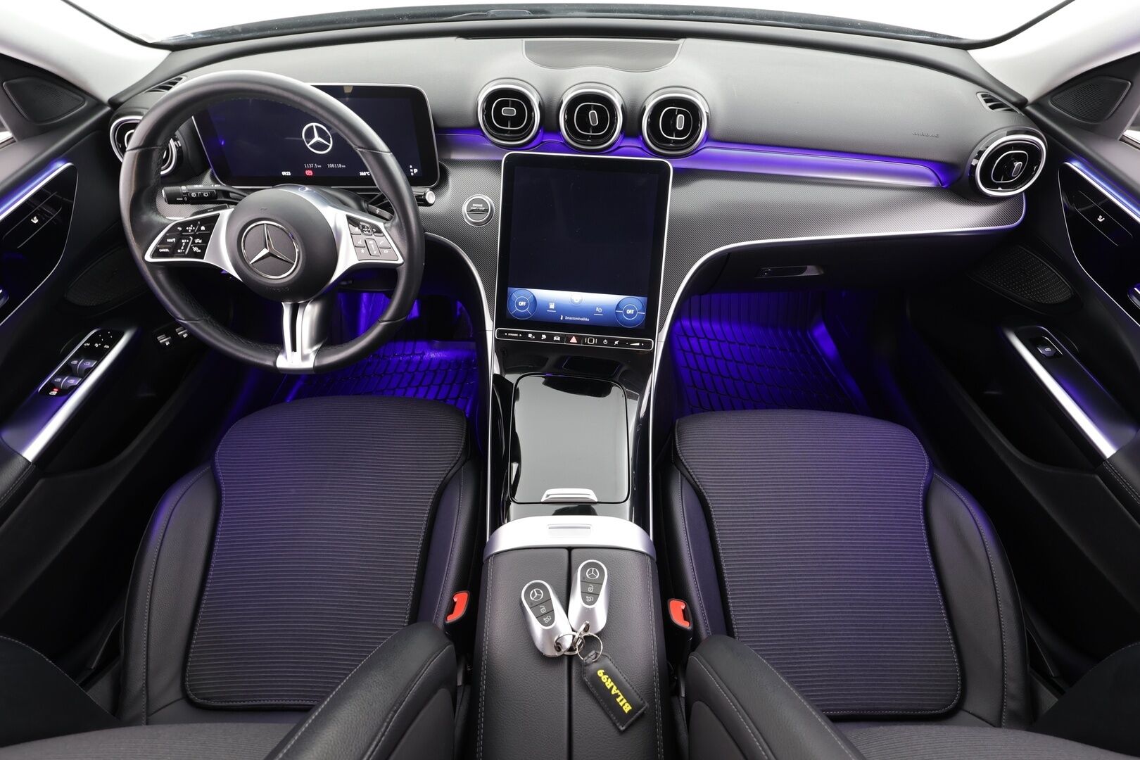 MERCEDES-BENZ C 2023 300e T a 9G-Tronic Avantgarde * Distronic+ / P.kamera / LED / Navi / Koukku / Puolinahat / Sähköluukku * - Kahdet renkaat aluvanteilla - HULLU BLACKWEEK KORKOTARJOUS 2,49%