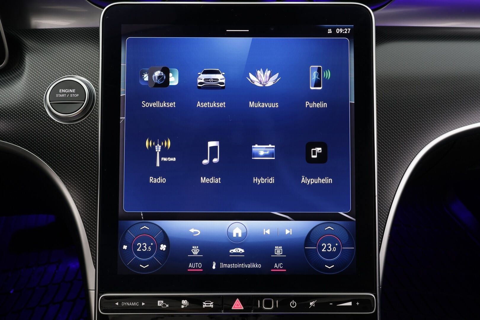 MERCEDES-BENZ C 2023 300e T a 9G-Tronic Avantgarde * Distronic+ / P.kamera / LED / Navi / Koukku / Puolinahat / Sähköluukku * - Kahdet renkaat aluvanteilla - HULLU BLACKWEEK KORKOTARJOUS 2,49%