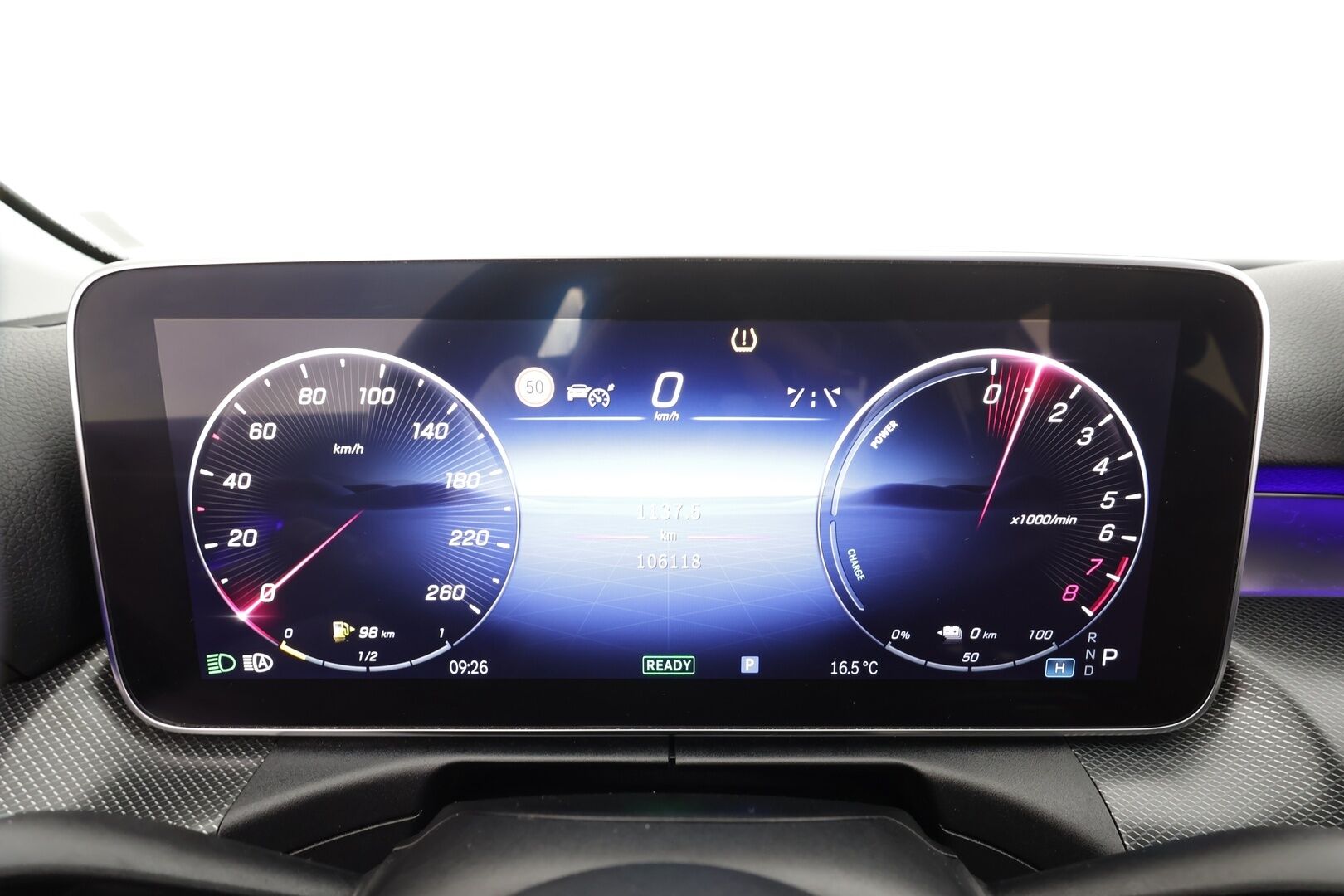 MERCEDES-BENZ C 2023 300e T a 9G-Tronic Avantgarde * Distronic+ / P.kamera / LED / Navi / Koukku / Puolinahat / Sähköluukku * - Kahdet renkaat aluvanteilla - HULLU BLACKWEEK KORKOTARJOUS 2,49%